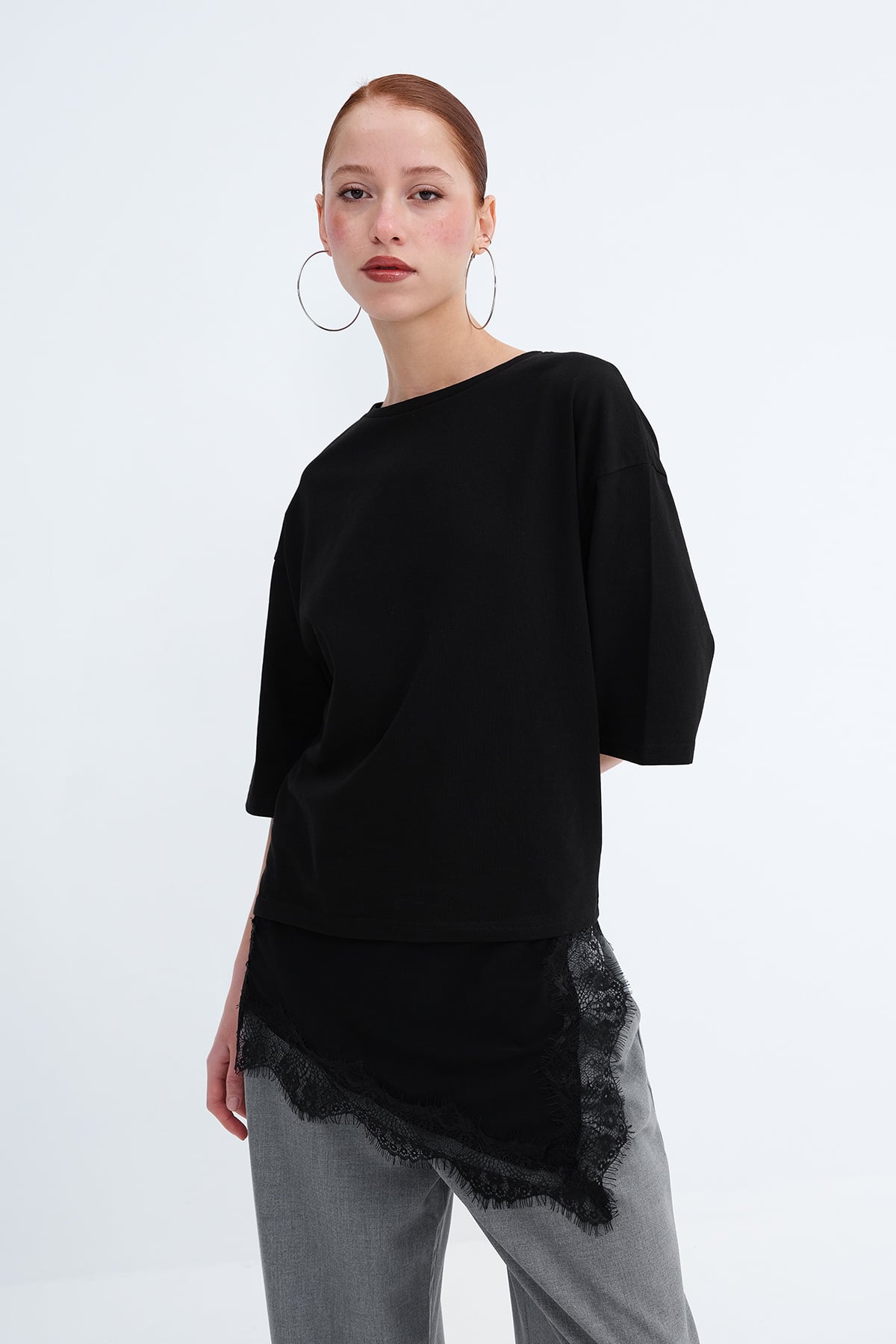 Black_Crew-Neck-Lace-Detailed-T-Shirt-addax