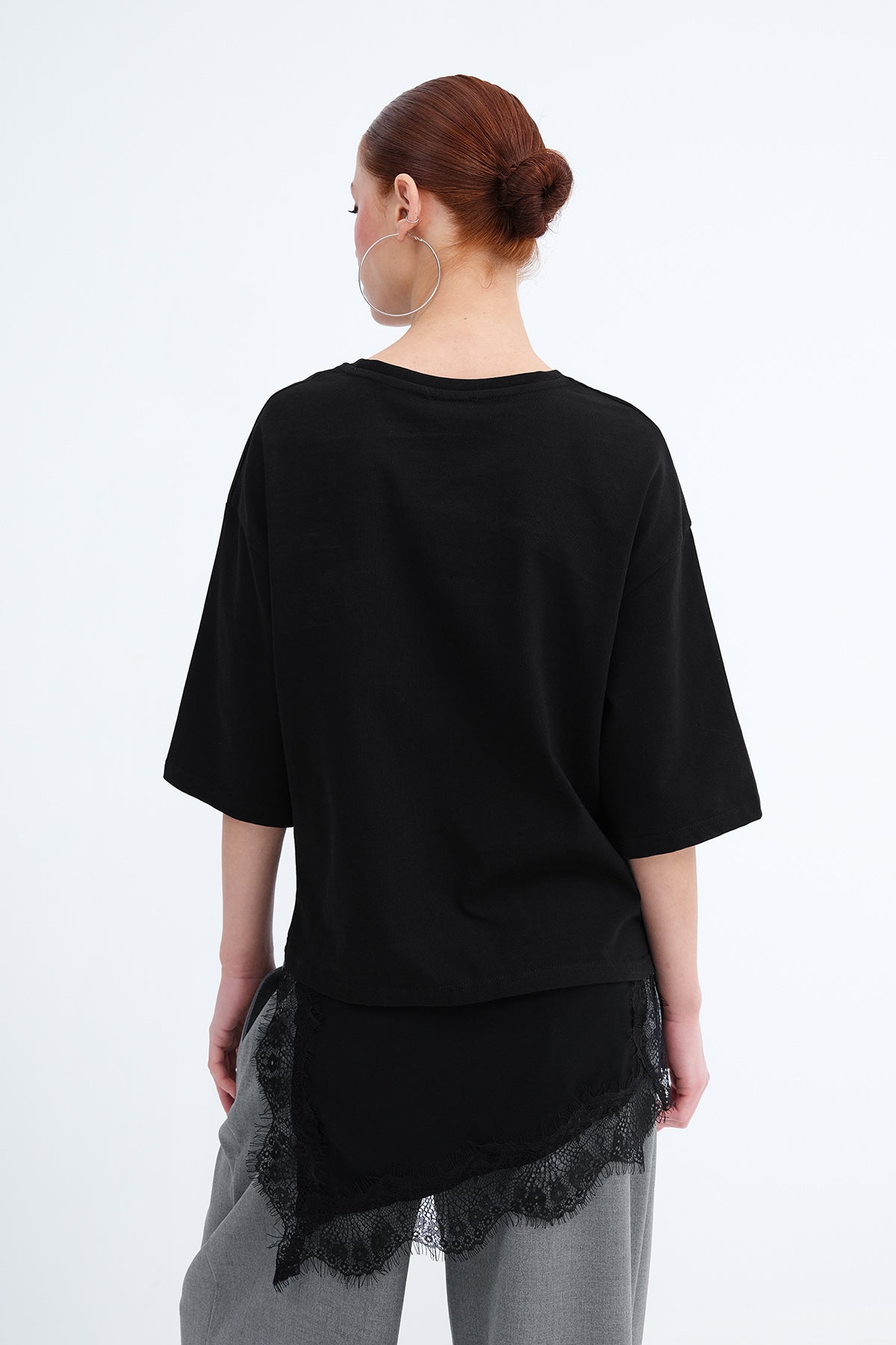 Black_Crew-Neck-Lace-Detailed-T-Shirt-addax