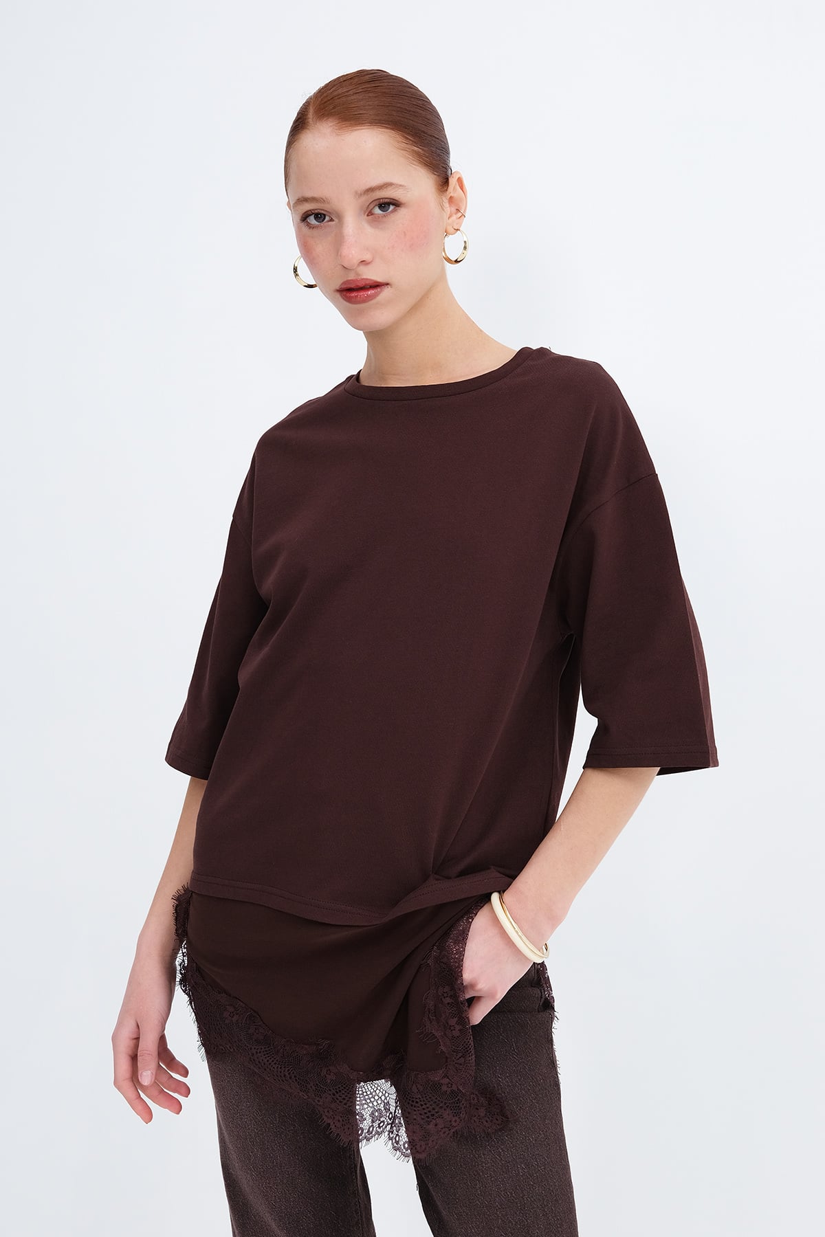 Brown_Crew-Neck-Lace-Detailed-T-Shirt-addax