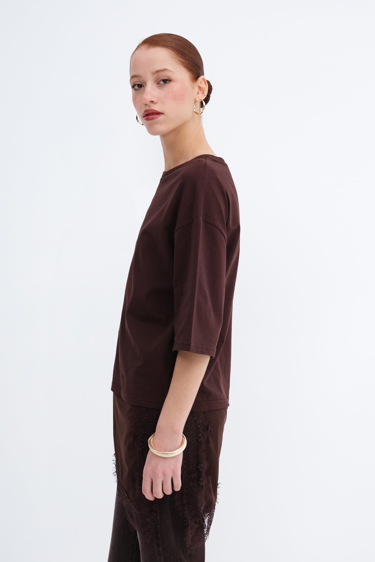 Brown_Crew-Neck-Lace-Detailed-T-Shirt-addax