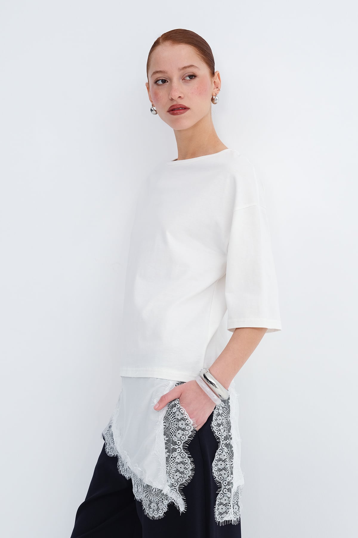 Ecru_Crew-Neck-Lace-Detailed-T-Shirt-addax