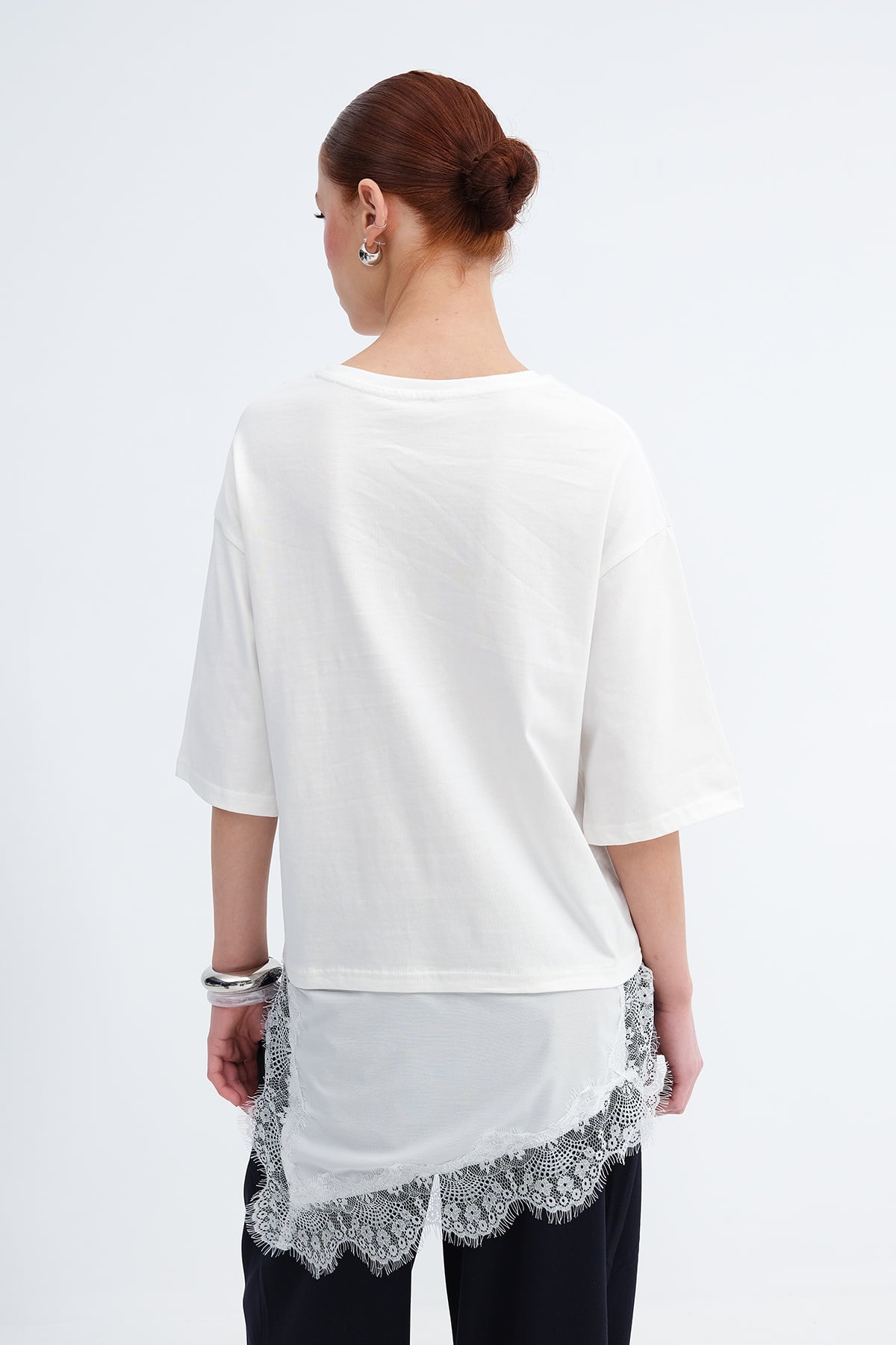 Ecru_Crew-Neck-Lace-Detailed-T-Shirt-addax