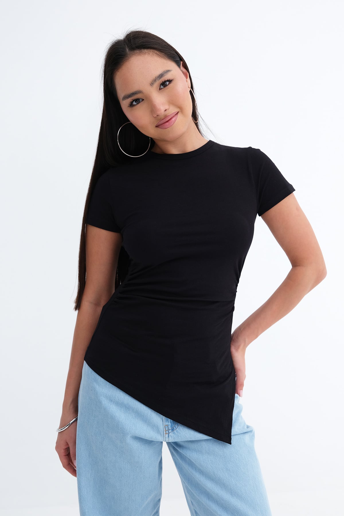 Black_Asymmetrical-Cut-Basic-T-shirt-addax