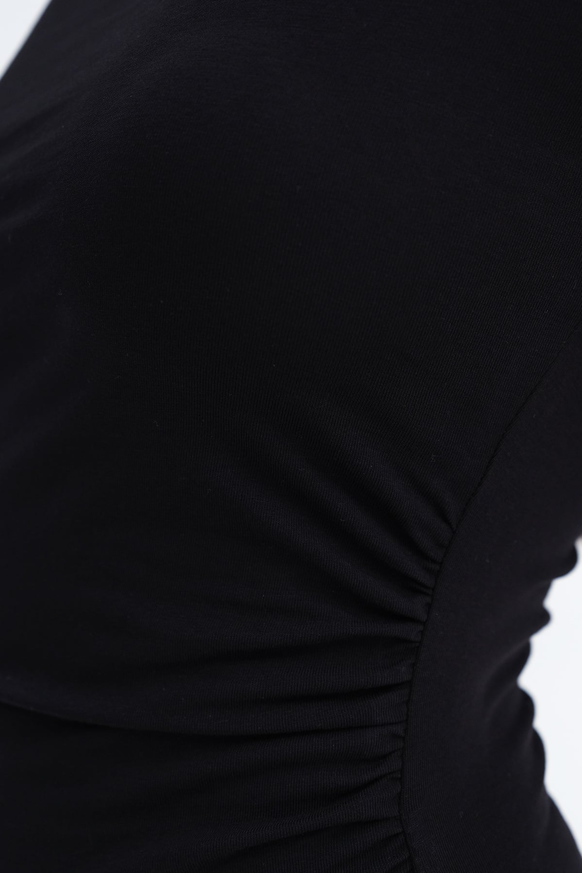 Black_Asymmetrical-Cut-Basic-T-shirt-addax