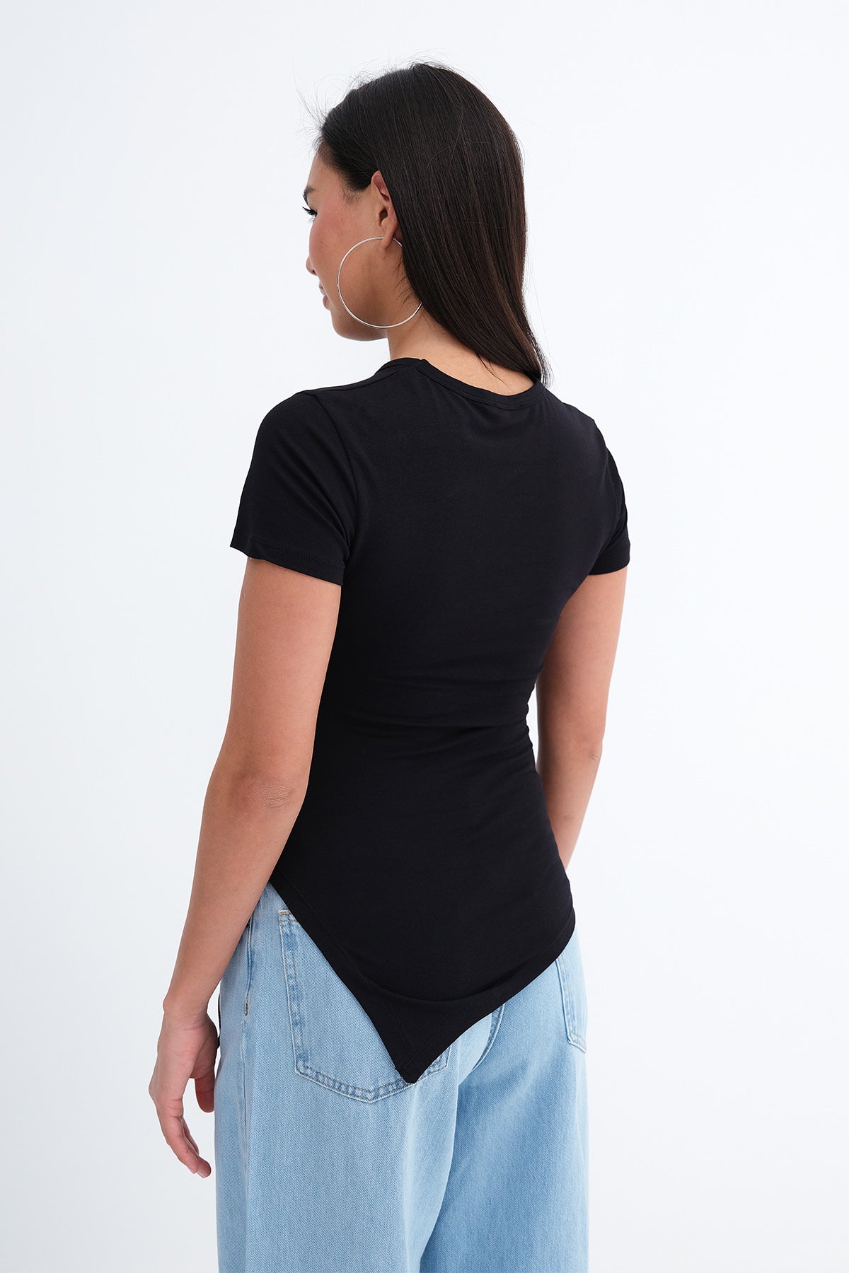 Black_Asymmetrical-Cut-Basic-T-shirt-addax