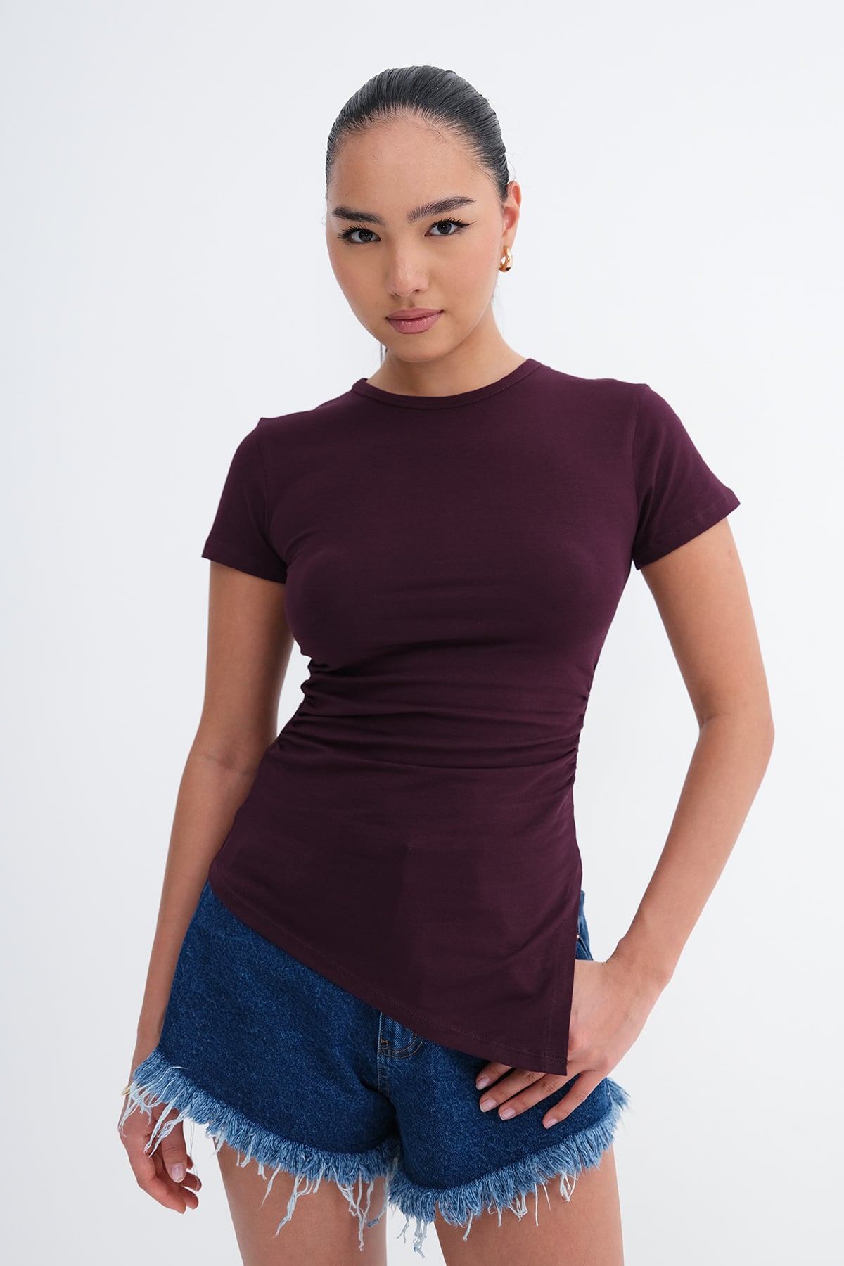 Gardenia_Asymmetrical-Cut-Basic-T-shirt-addax