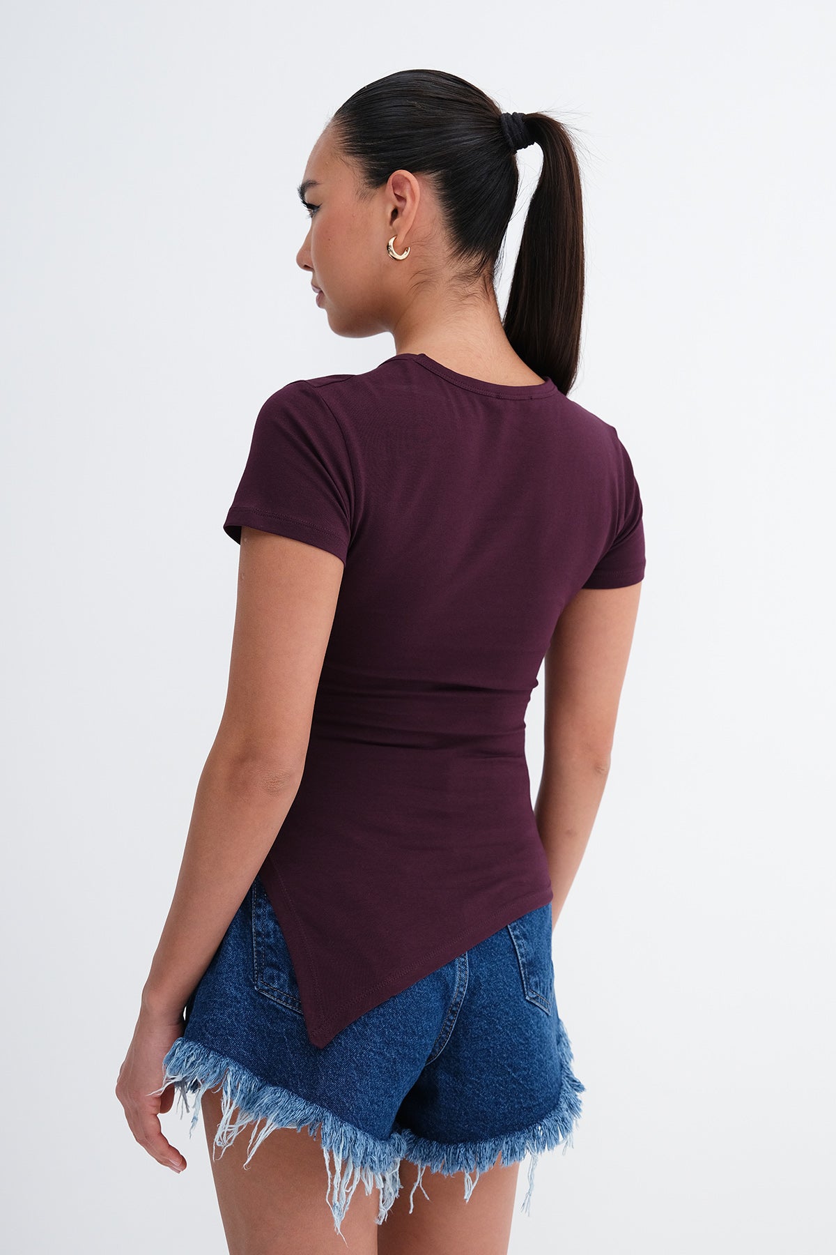 Gardenia_Asymmetrical-Cut-Basic-T-shirt-addax