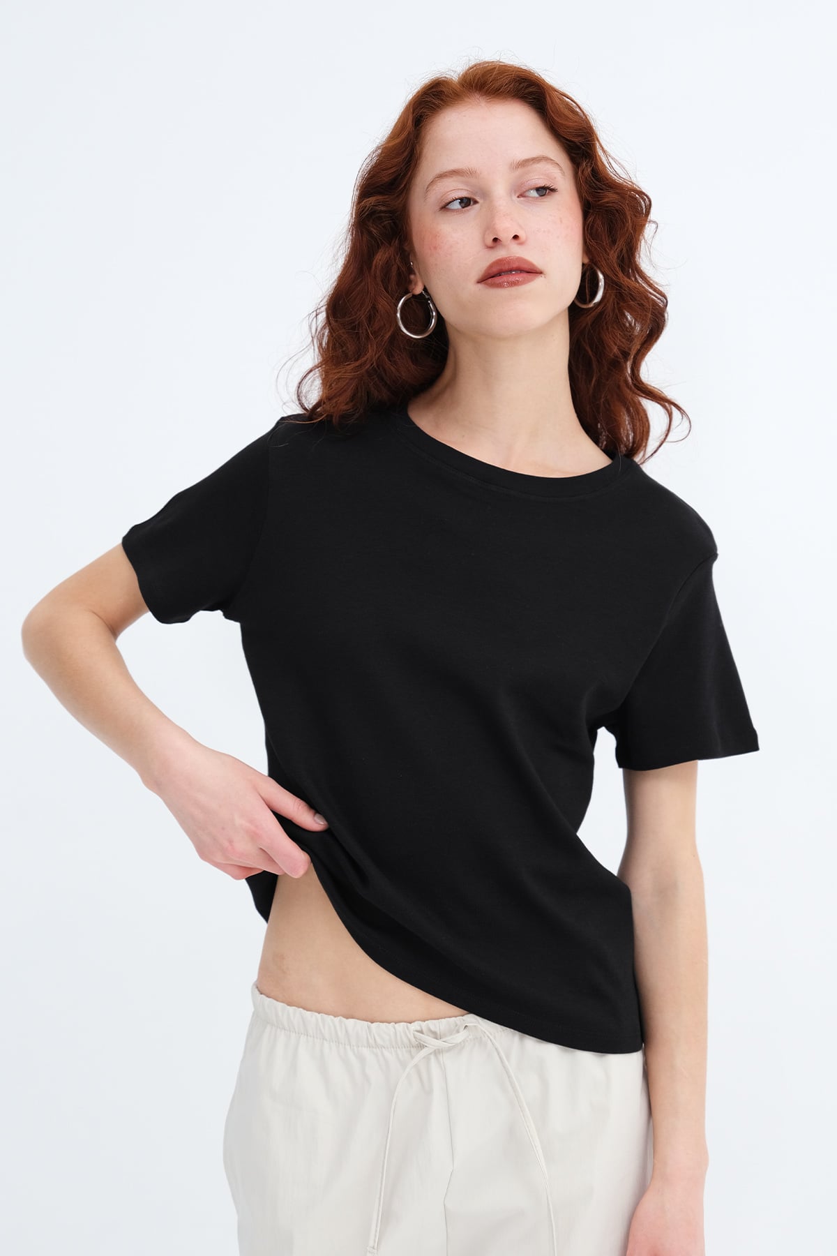 Black_Crew-Neck-Basic-T-shirt-addax