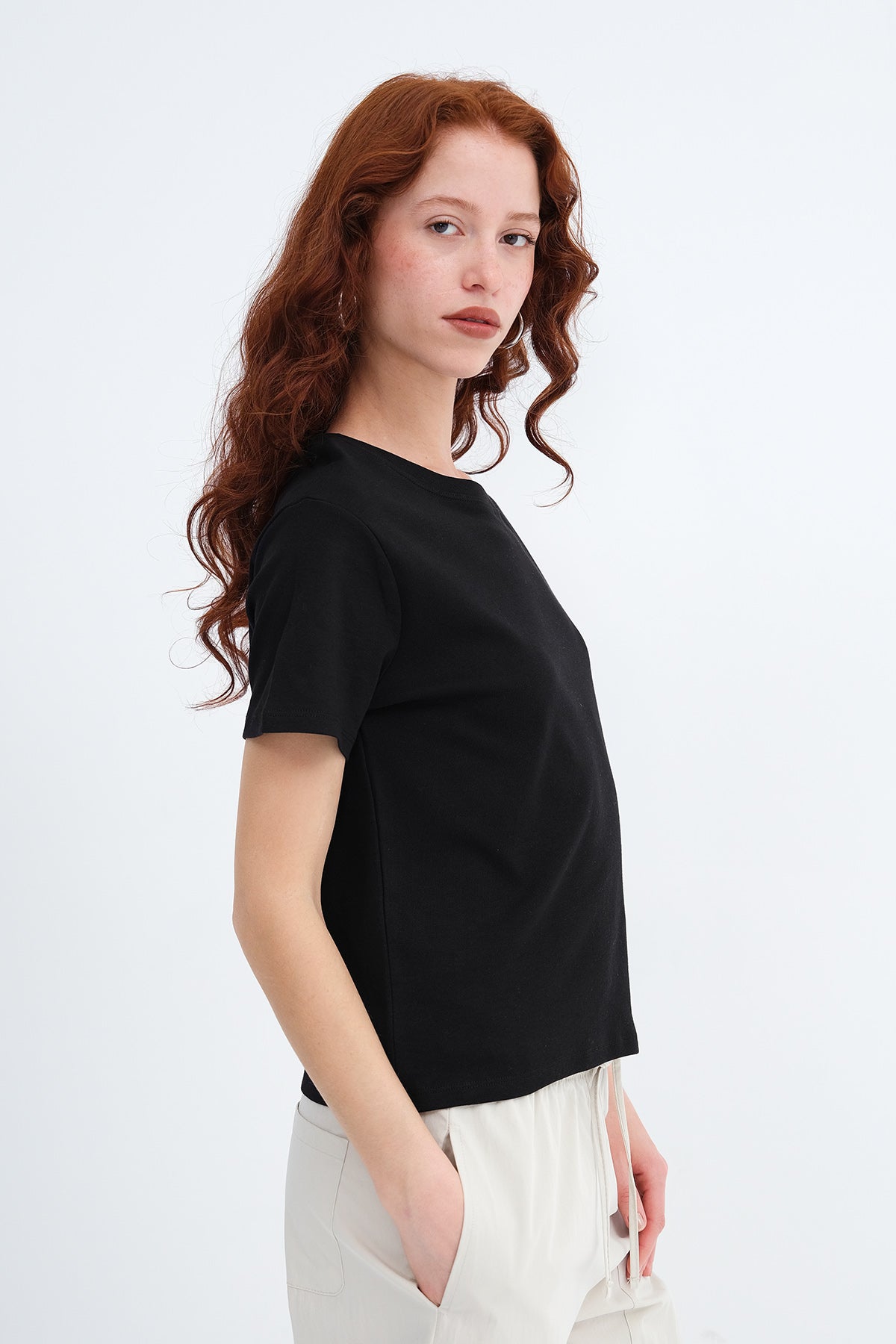 Black_Crew-Neck-Basic-T-shirt-addax