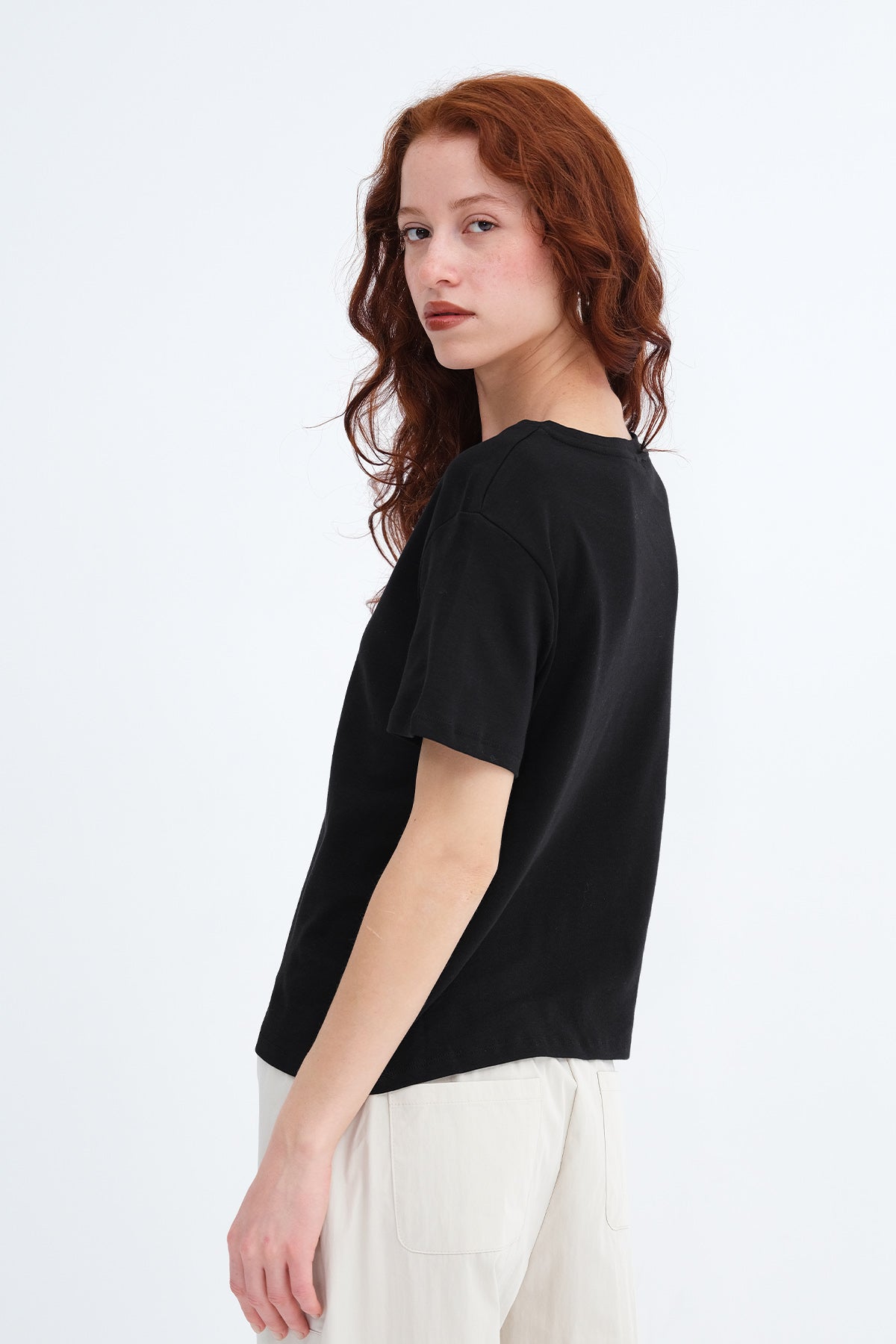 Black_Crew-Neck-Basic-T-shirt-addax