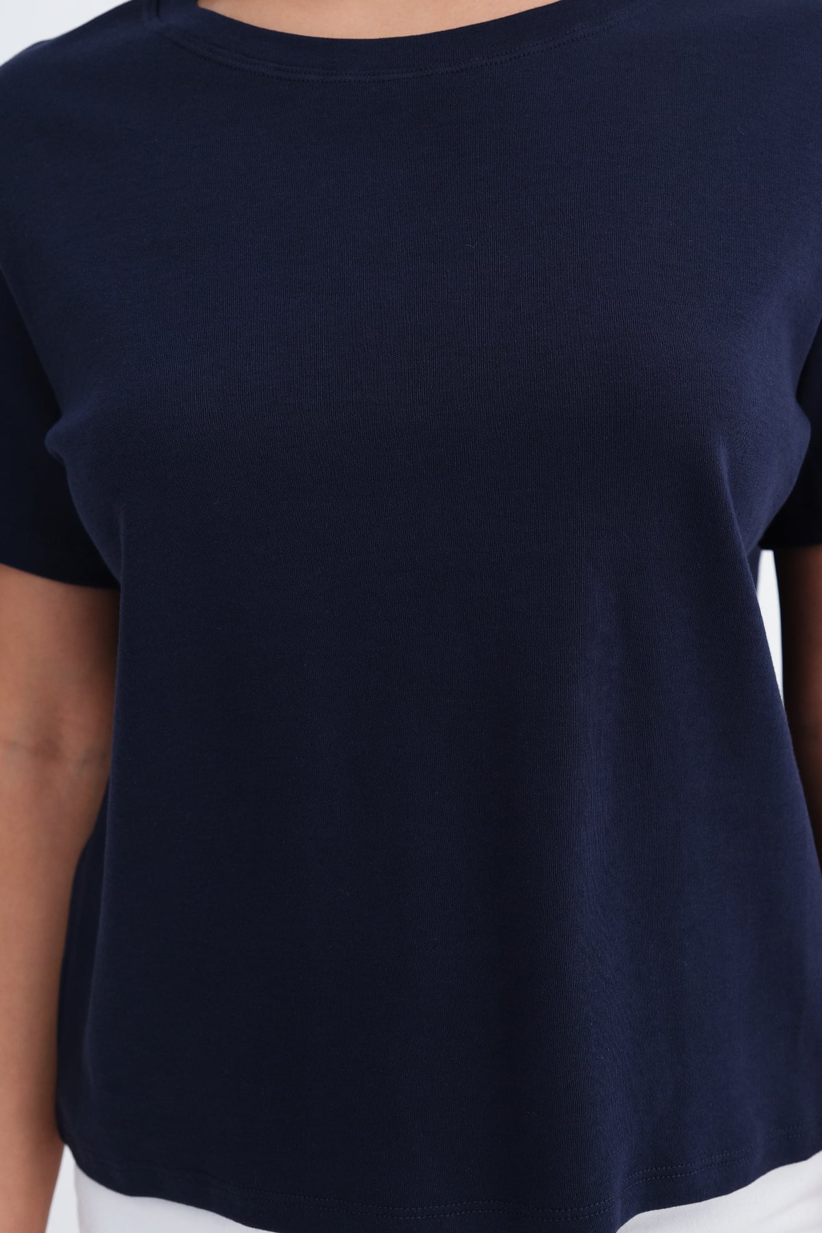 Night-Blue_Crew-Neck-Basic-T-shirt-addax