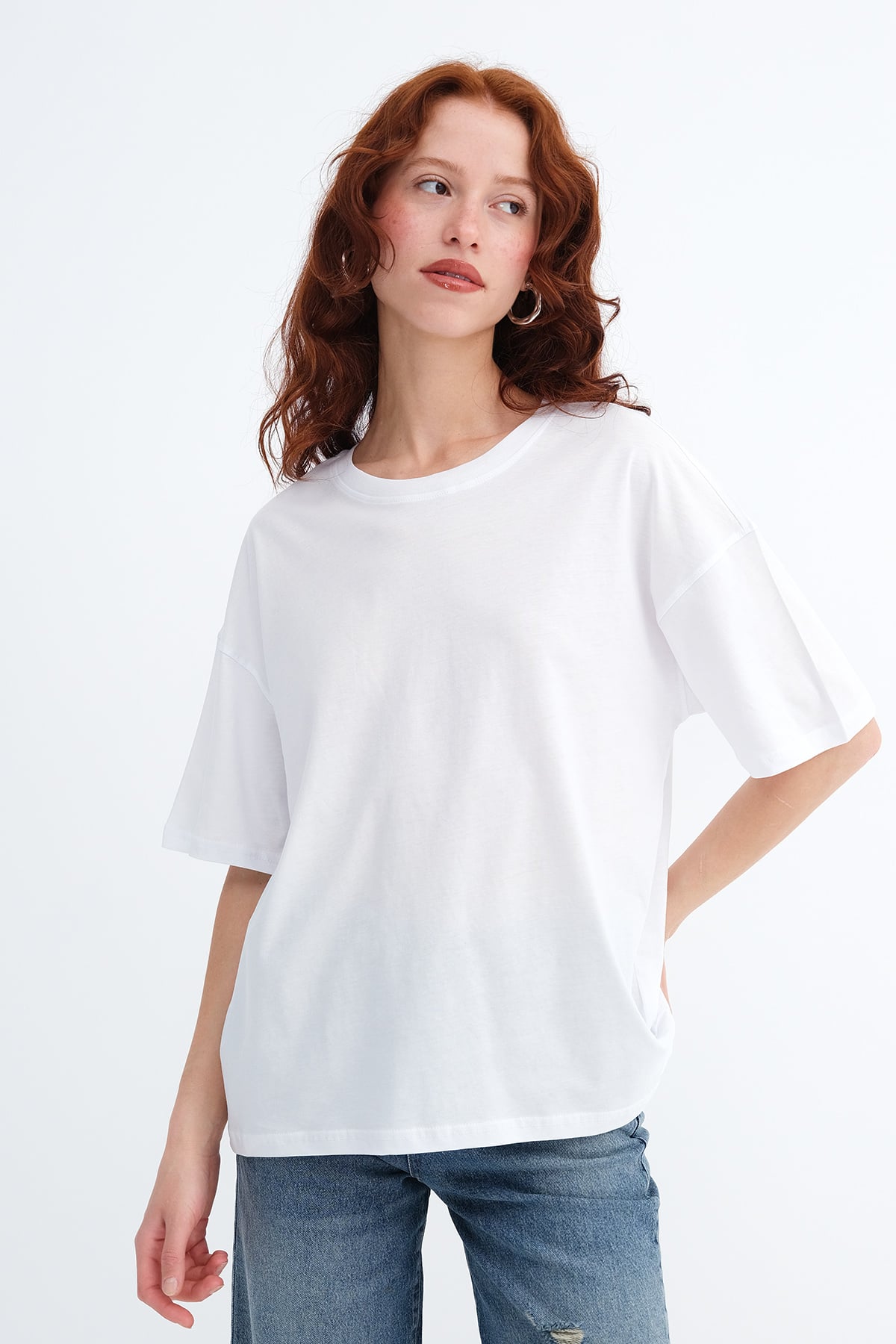 White_Crew-Neck-Basic-T-shirt-addax
