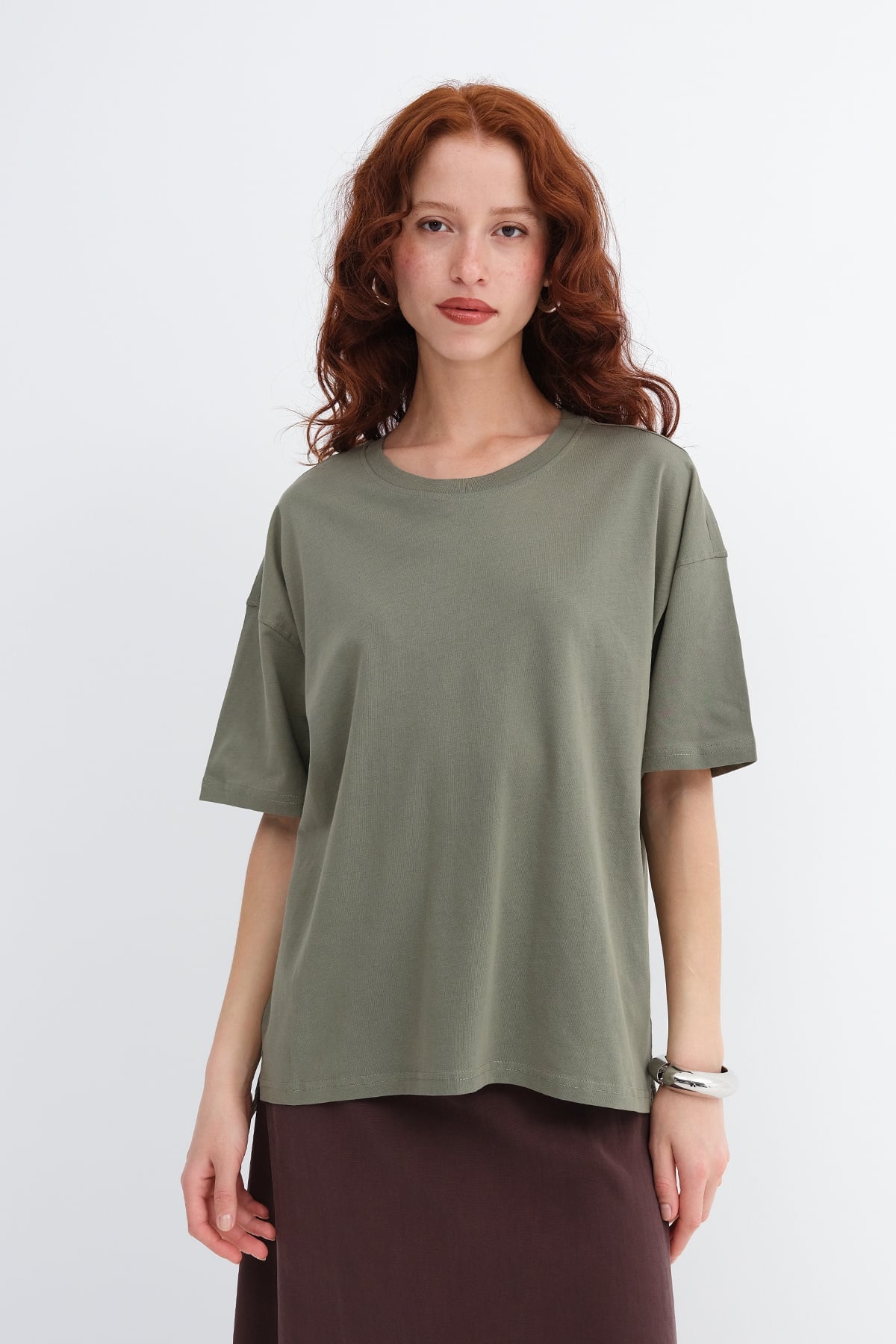 Oil-Green_Crew-Neck-Basic-T-shirt-addax