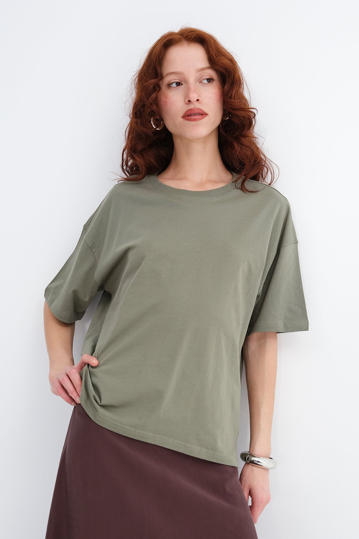Oil-Green_Crew-Neck-Basic-T-shirt-addax