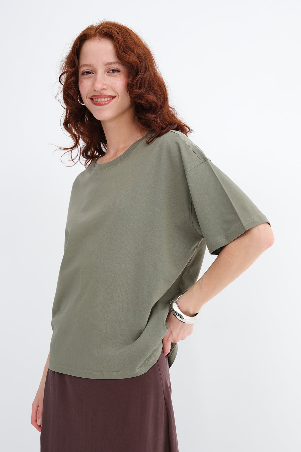 Oil-Green_Crew-Neck-Basic-T-shirt-addax