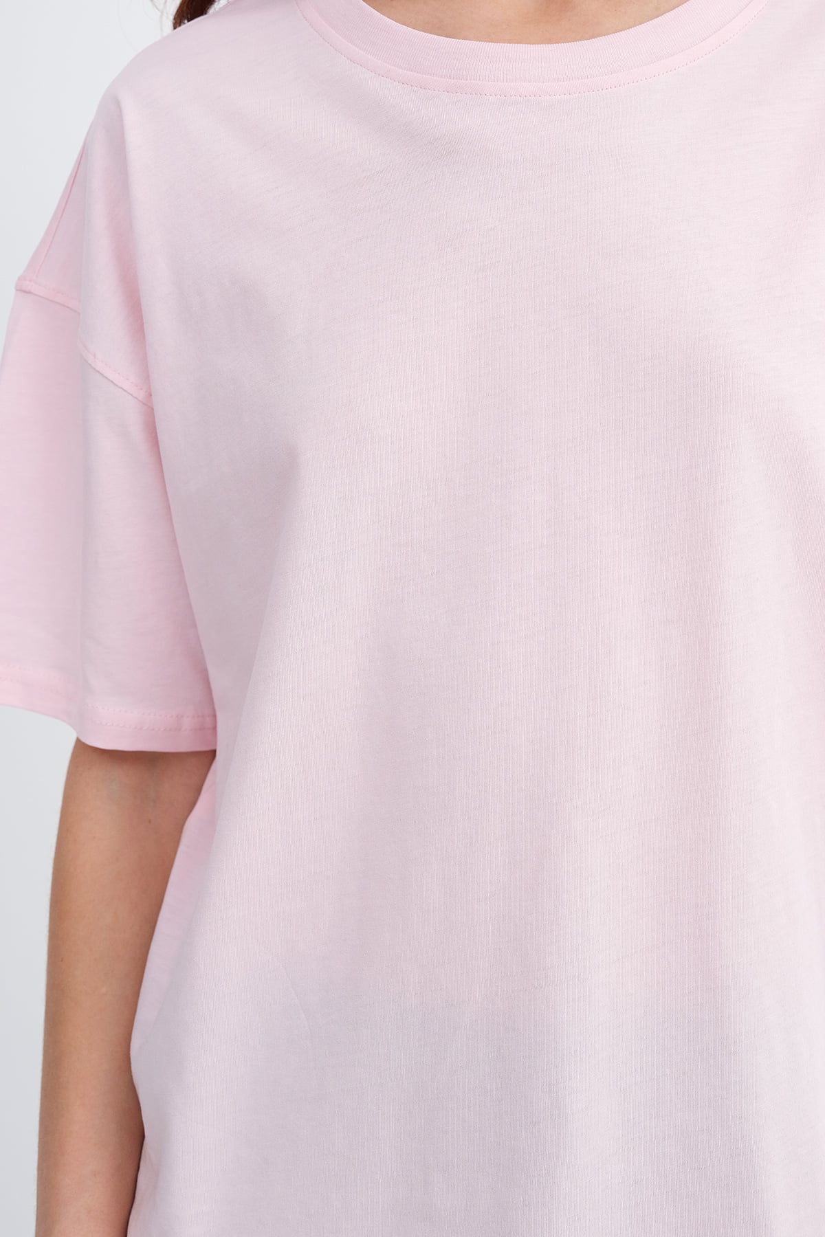 Lotus_Crew-Neck-Basic-T-shirt-addax