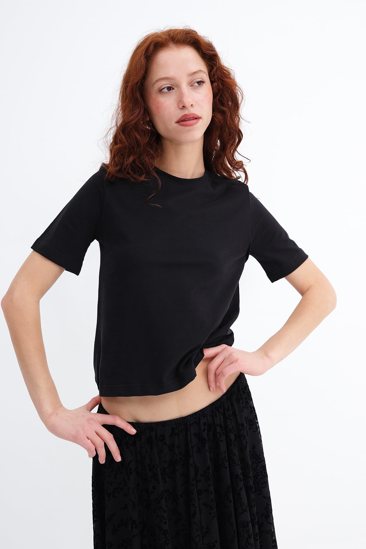 Black_Crew-Neck-Basic-T-shirt-addax