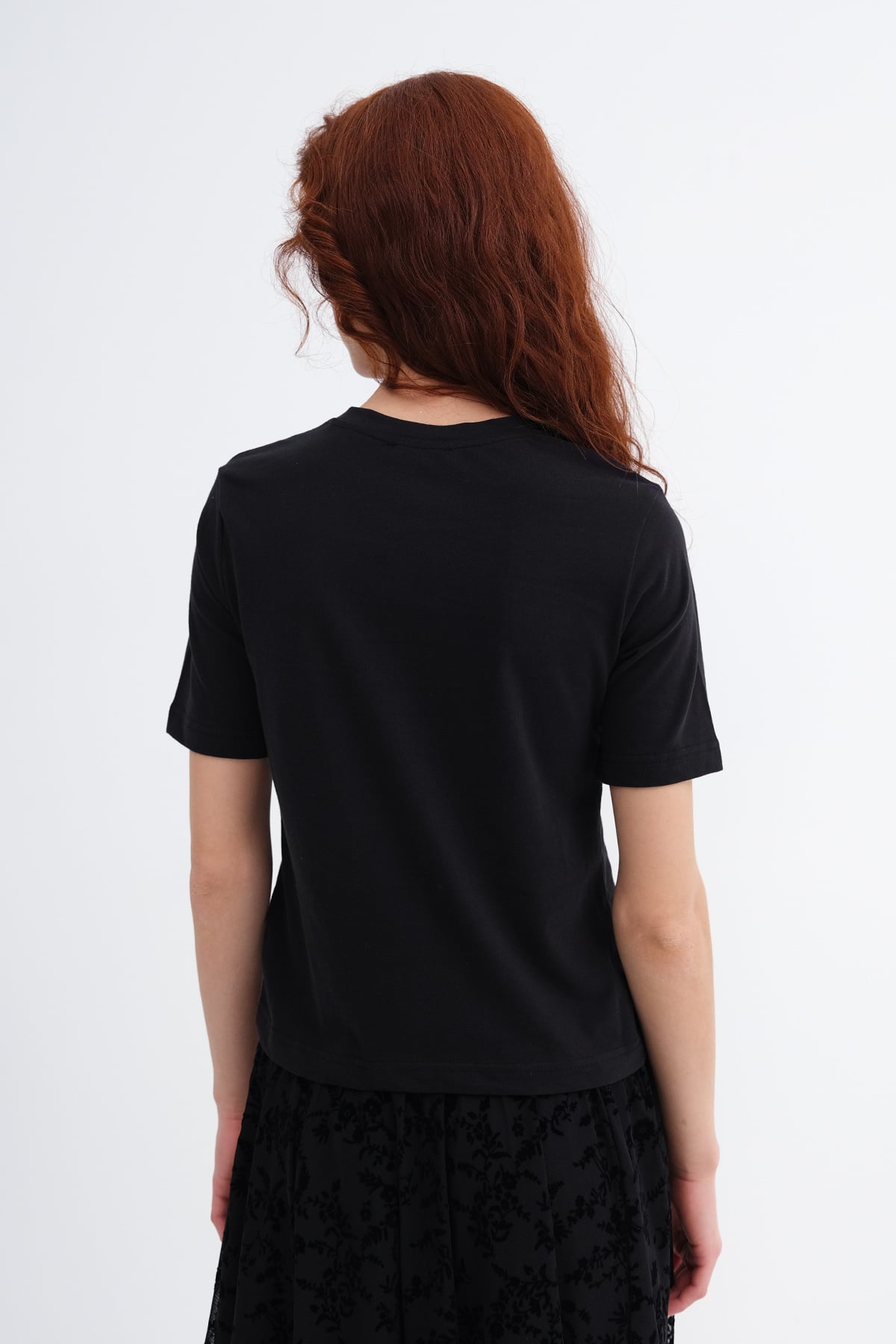Black_Crew-Neck-Basic-T-shirt-addax
