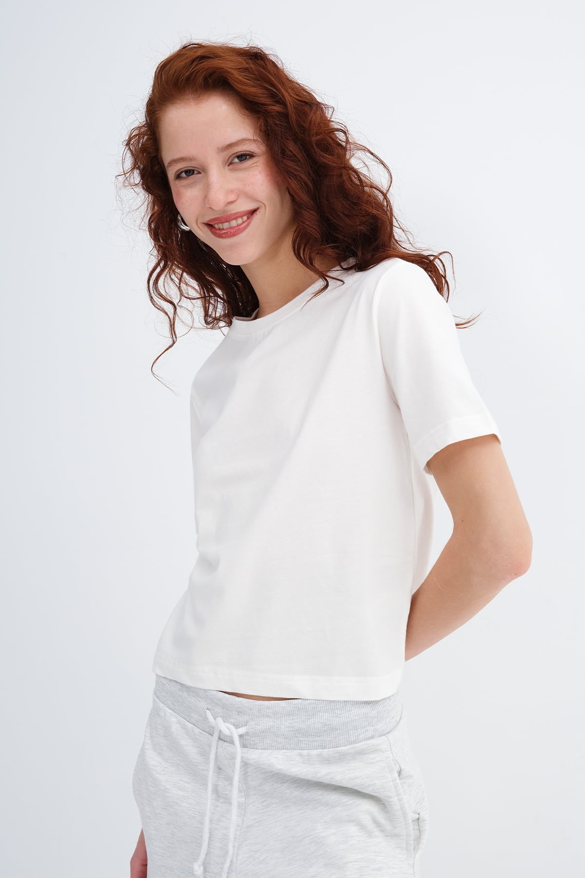 Ecru_Crew-Neck-Basic-T-shirt-addax