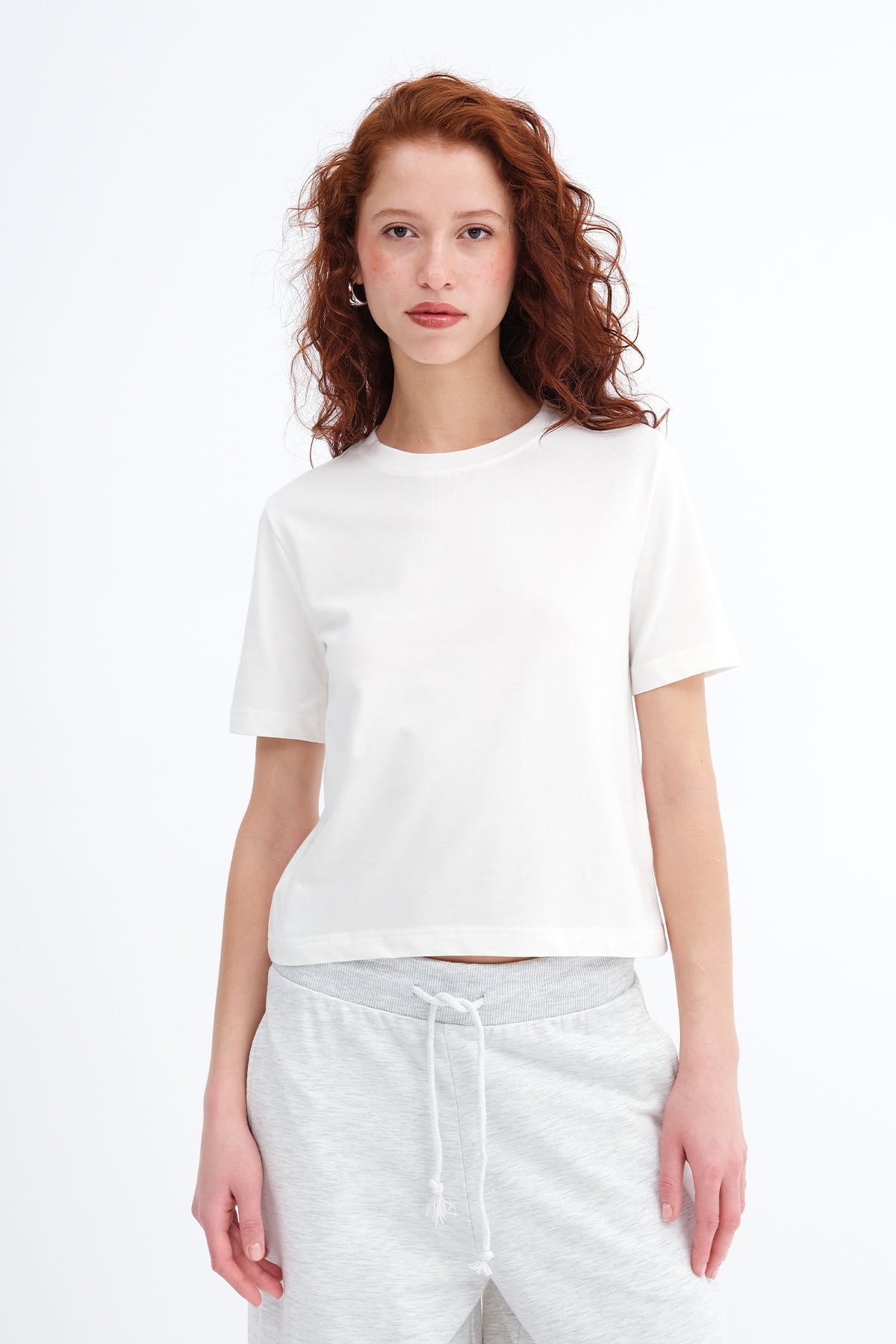 Ecru_Crew-Neck-Basic-T-shirt-addax