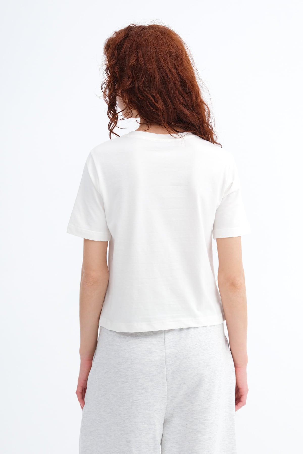 Ecru_Crew-Neck-Basic-T-shirt-addax