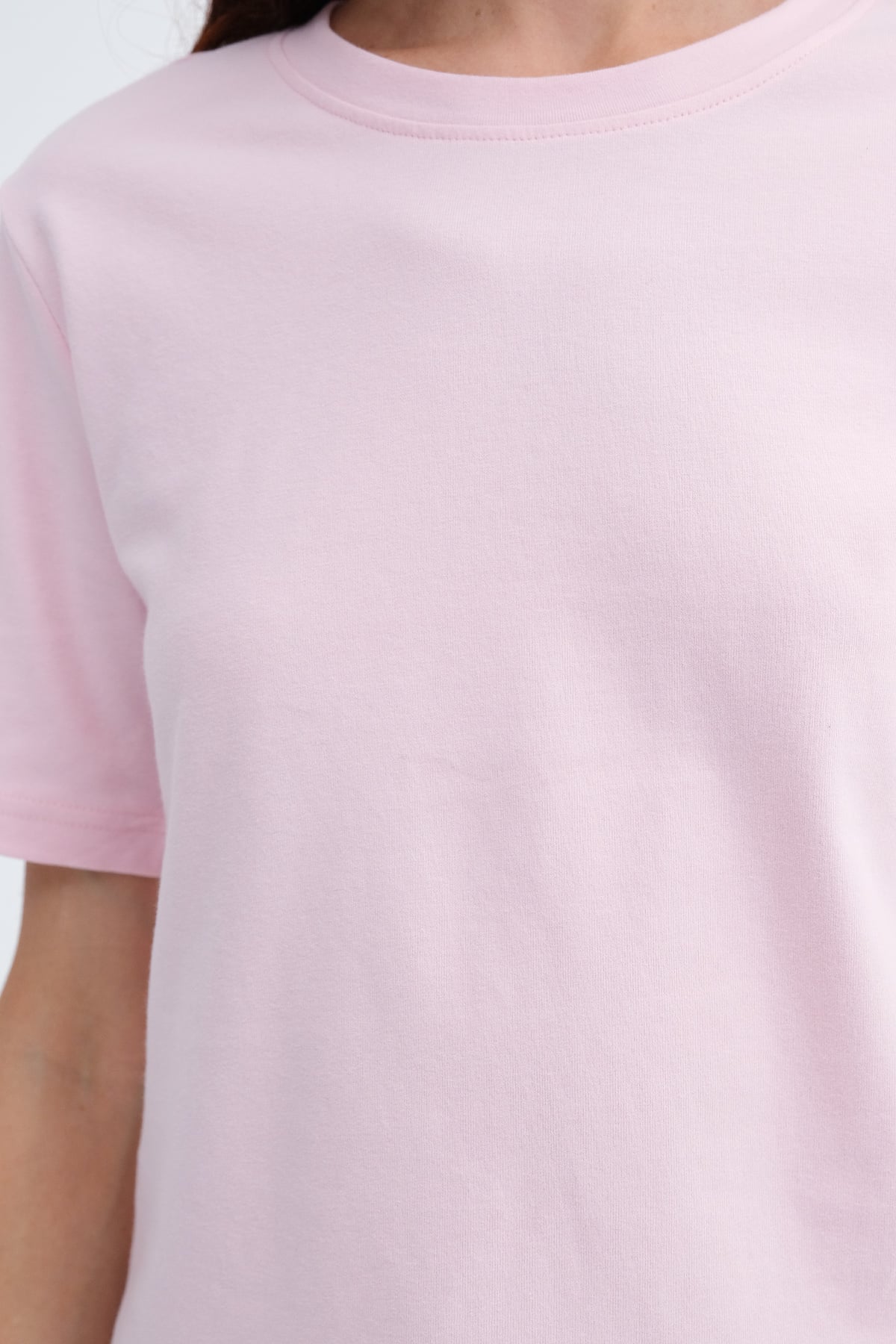 Lotus_Crew-Neck-Basic-T-shirt-addax