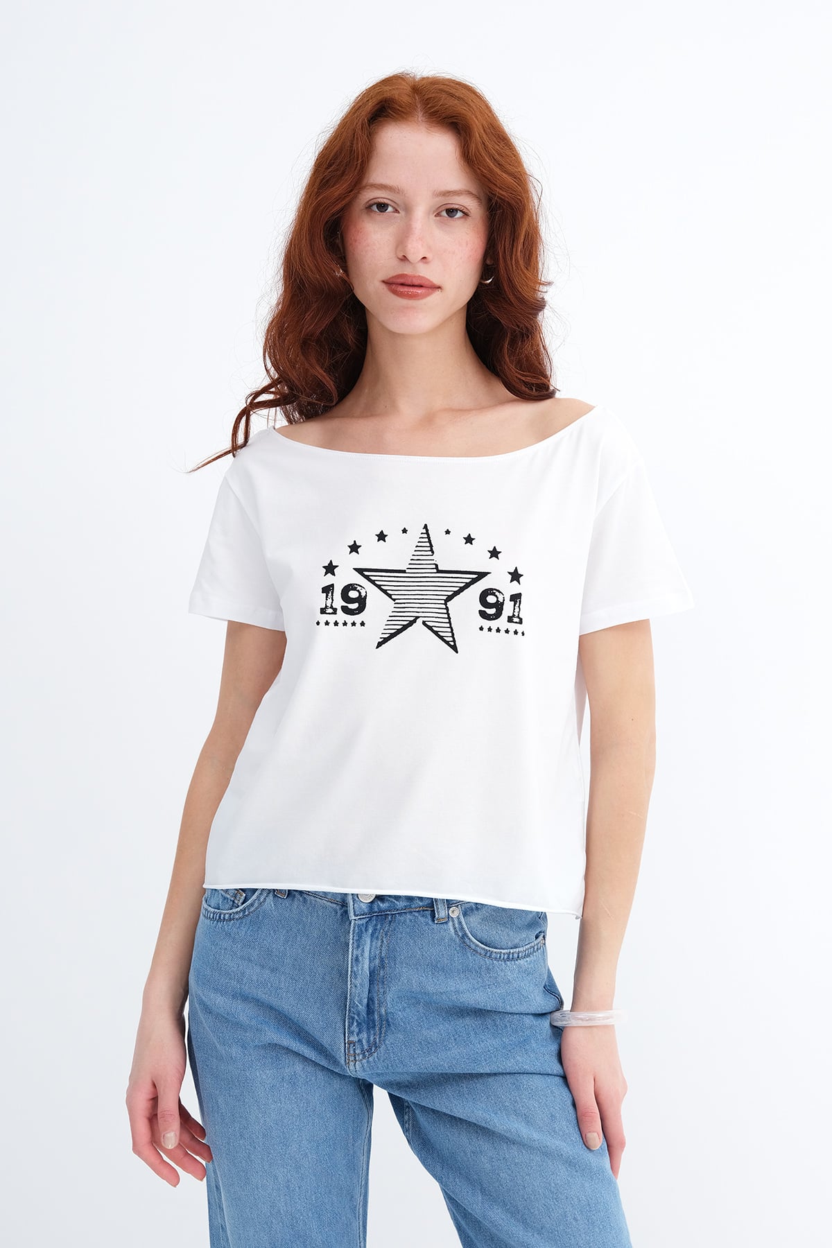 White_Boat-Neck-Printed-T-shirt-addax