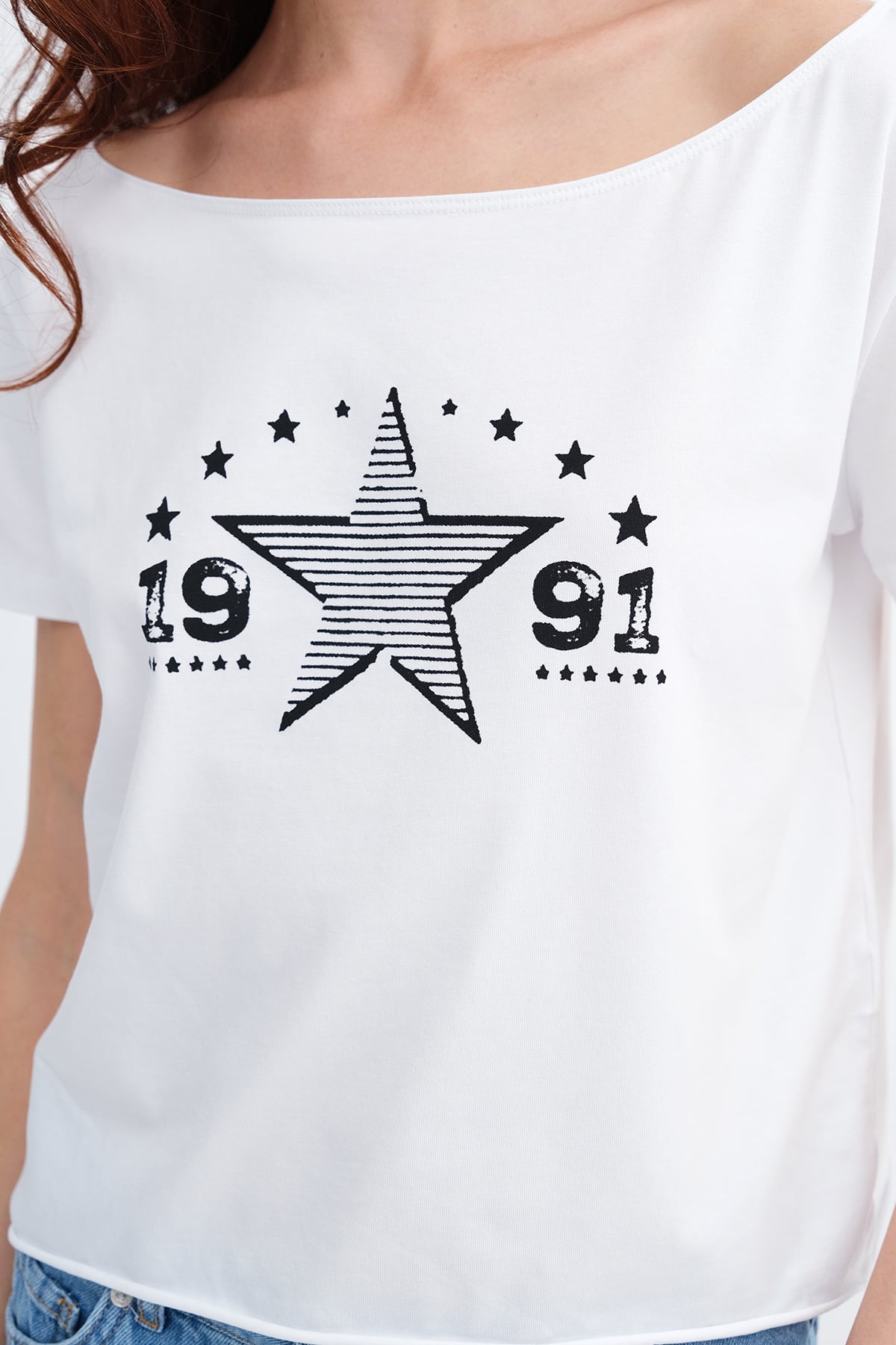 White_Boat-Neck-Printed-T-shirt-addax