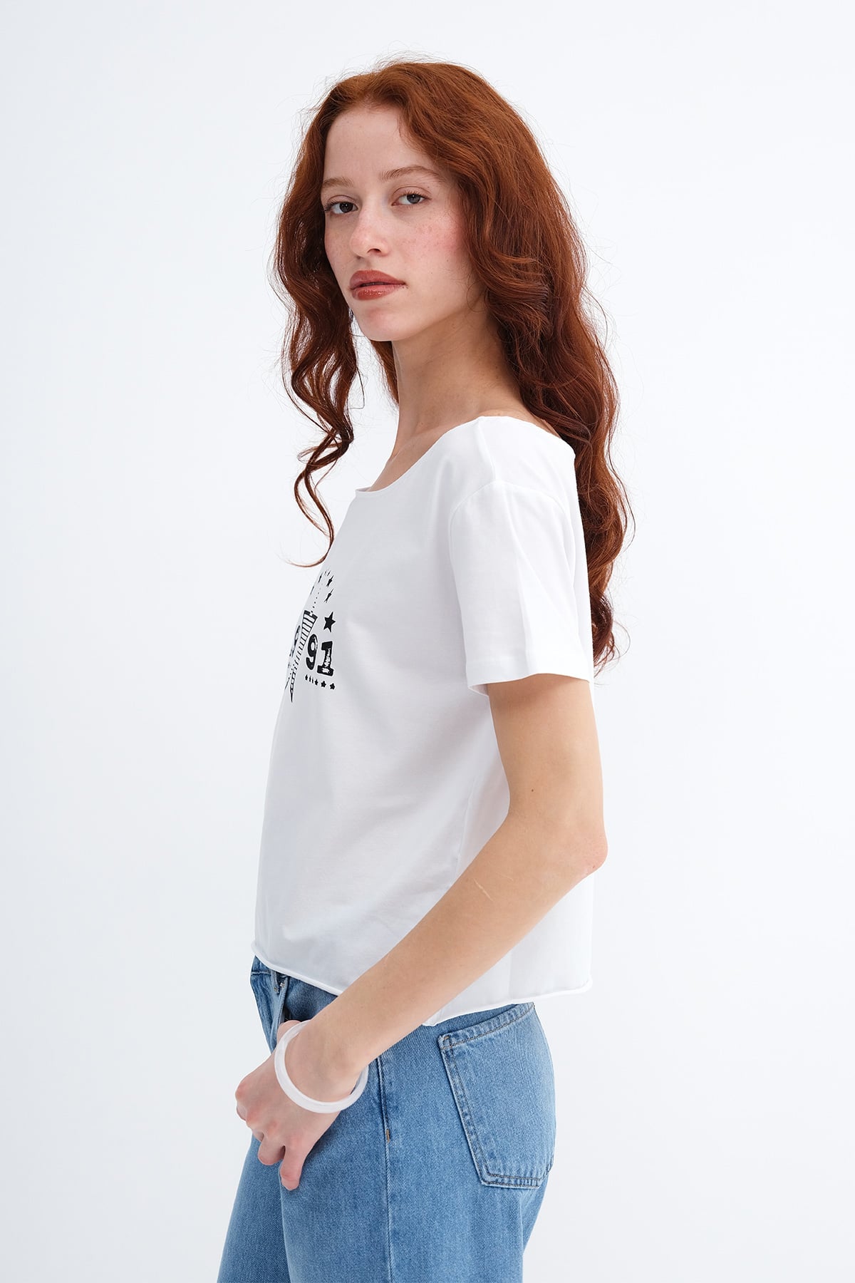 White_Boat-Neck-Printed-T-shirt-addax