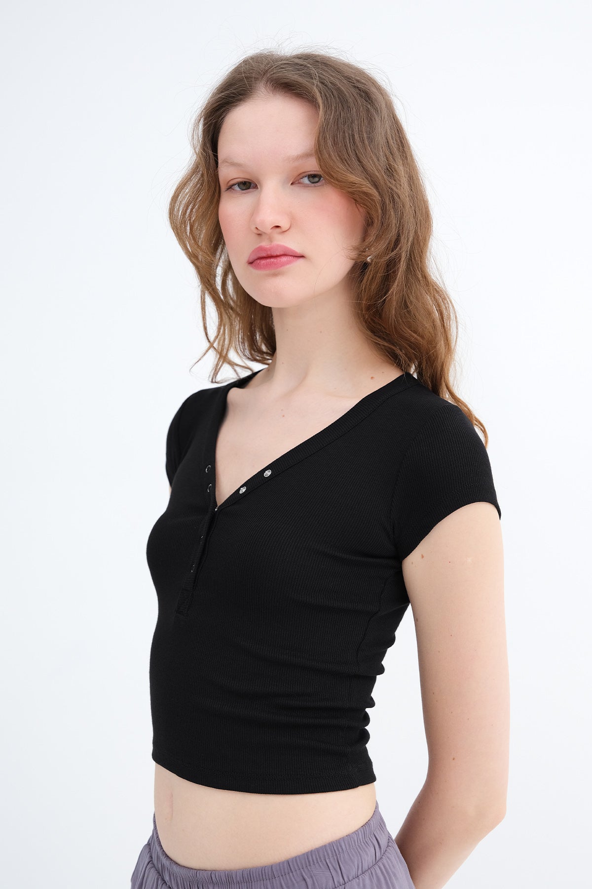 Black_Snap-Button-Collar-Modal T-shirt-addax