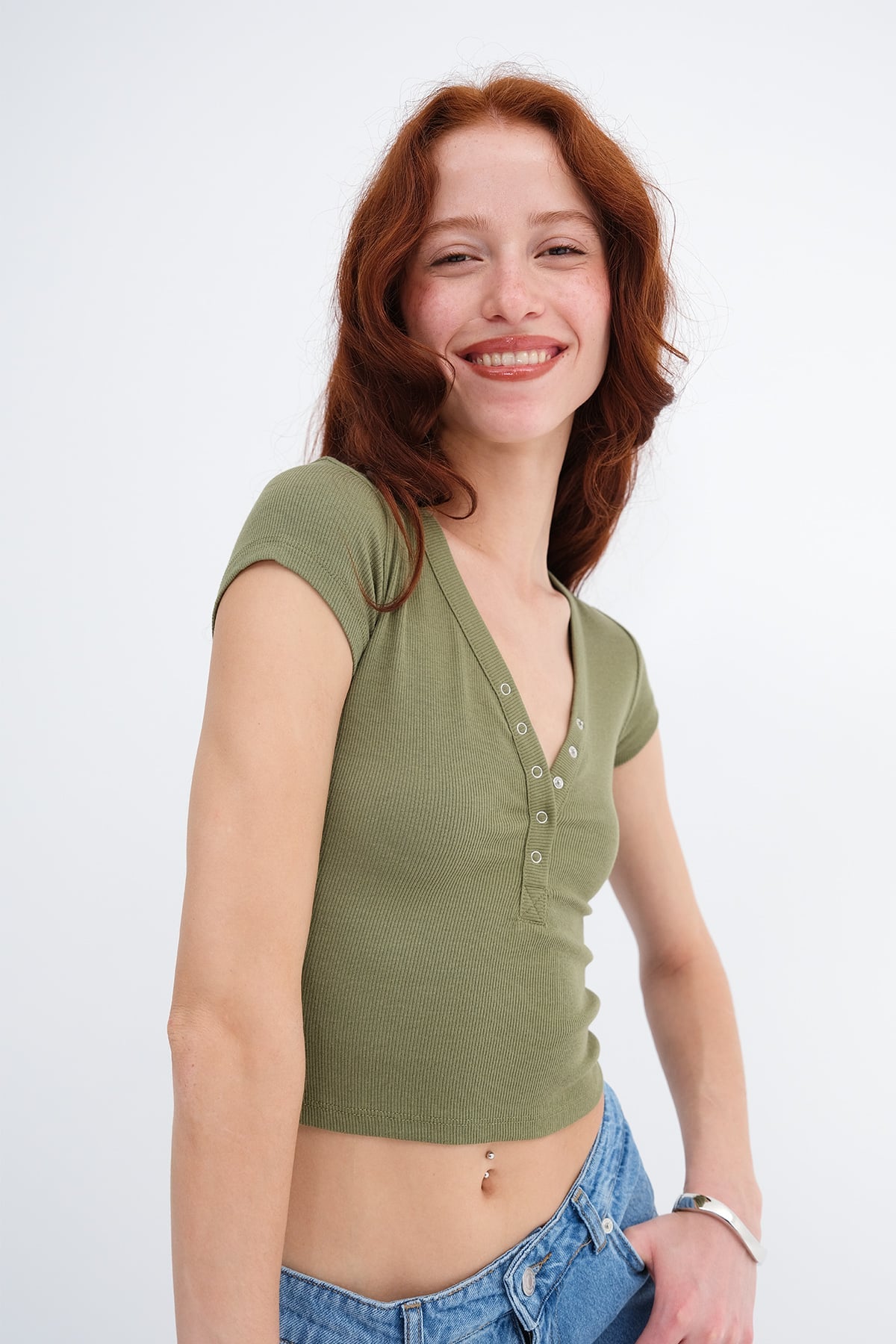 Matcha_Snap-Button-Collar-Modal T-shirt-addax