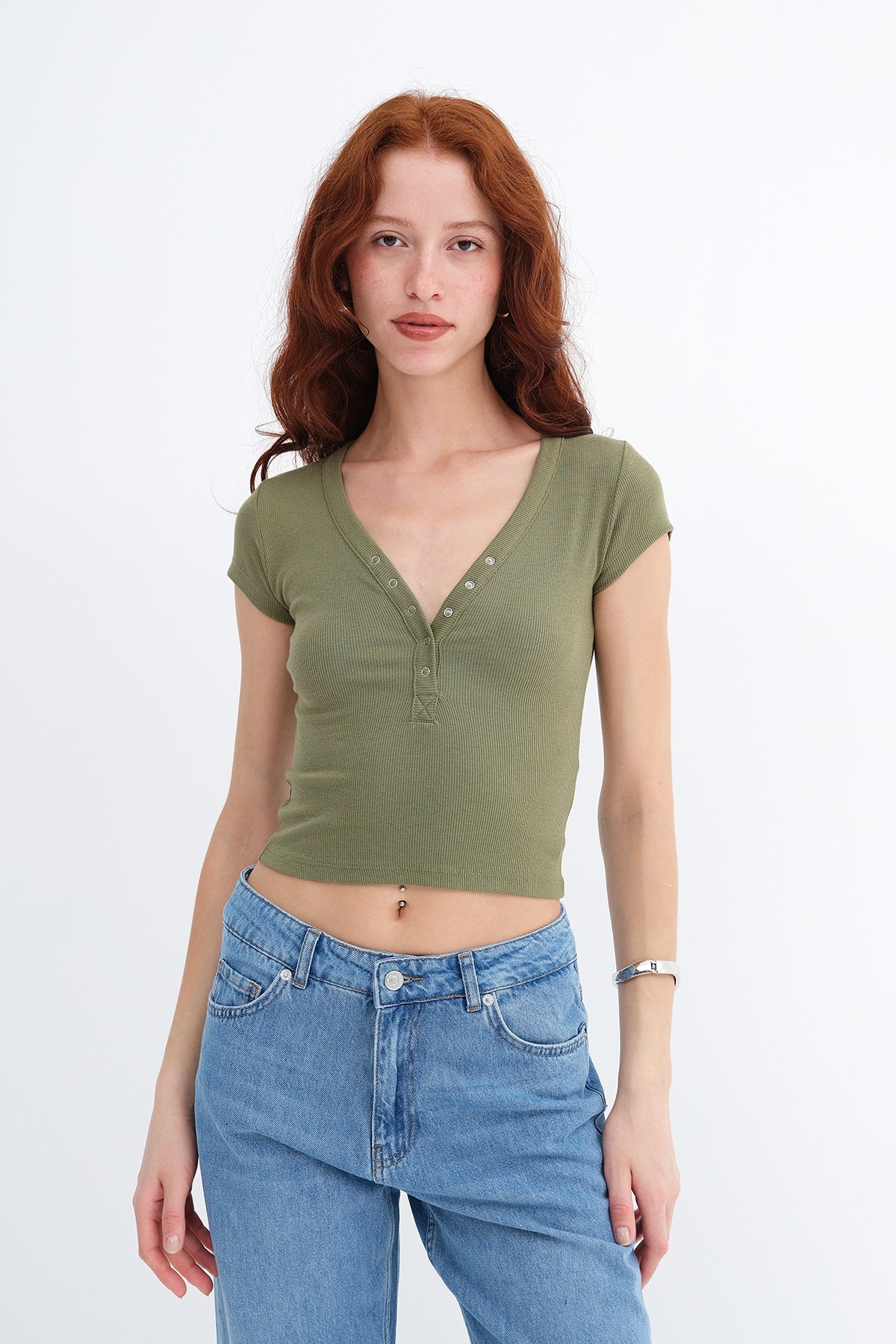 Matcha_Snap-Button-Collar-Modal T-shirt-addax