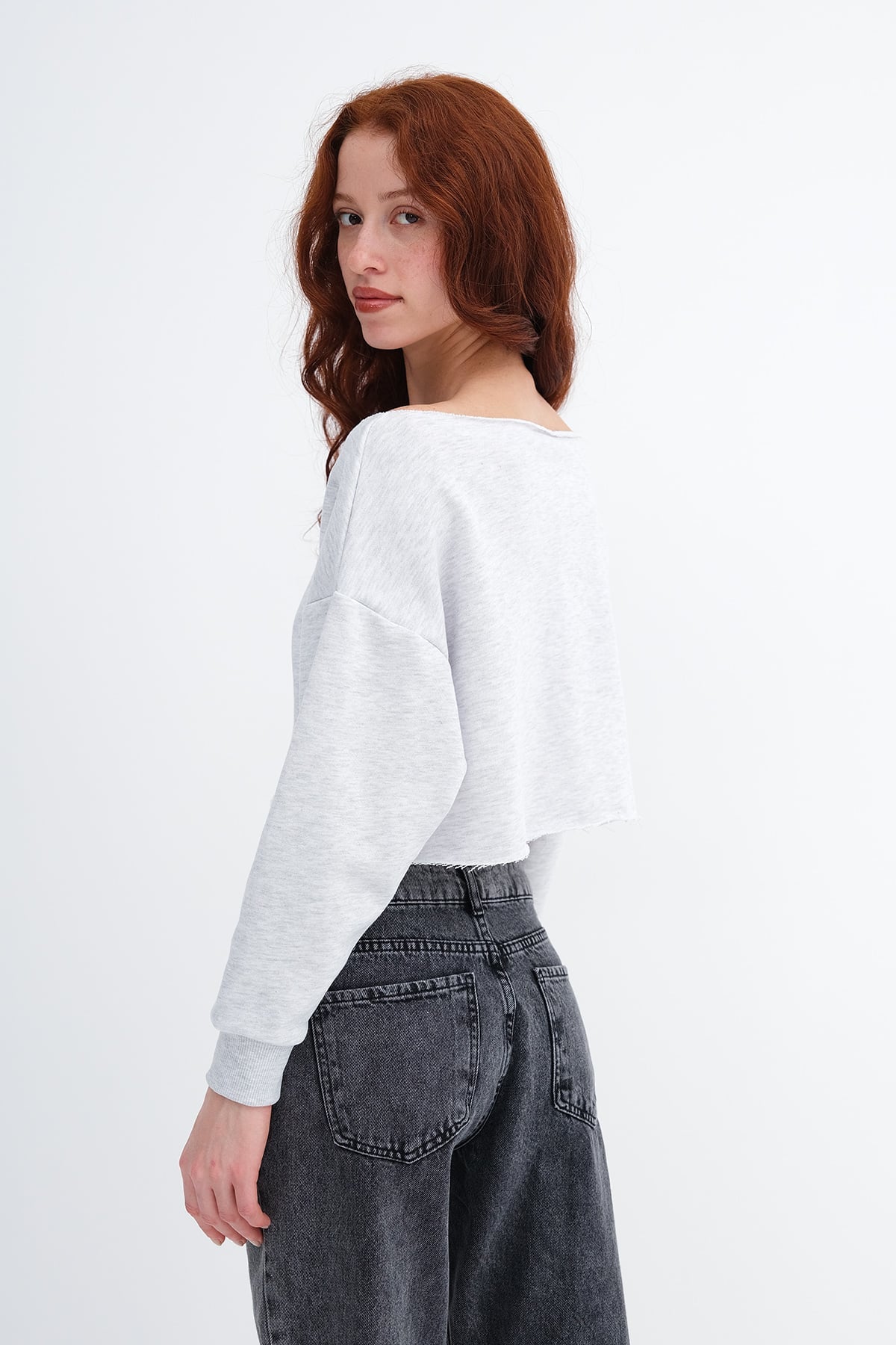 Snow-Melange_Boat-Neck-Shimmery-Sweatshirt-addax