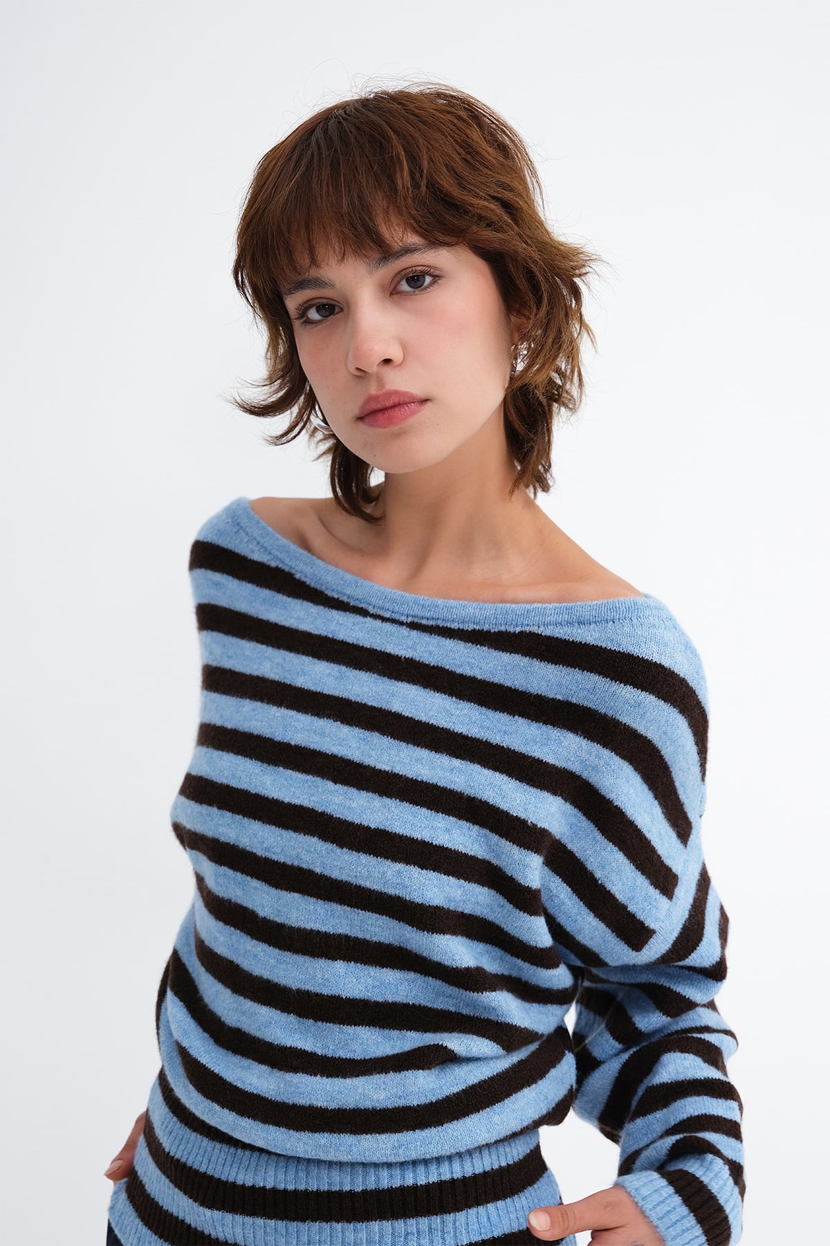 Blue-Brown_Striped-Knit-Sweater-addax