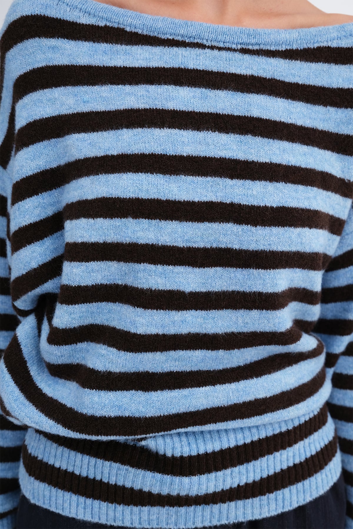 Blue-Brown_Striped-Knit-Sweater-addax