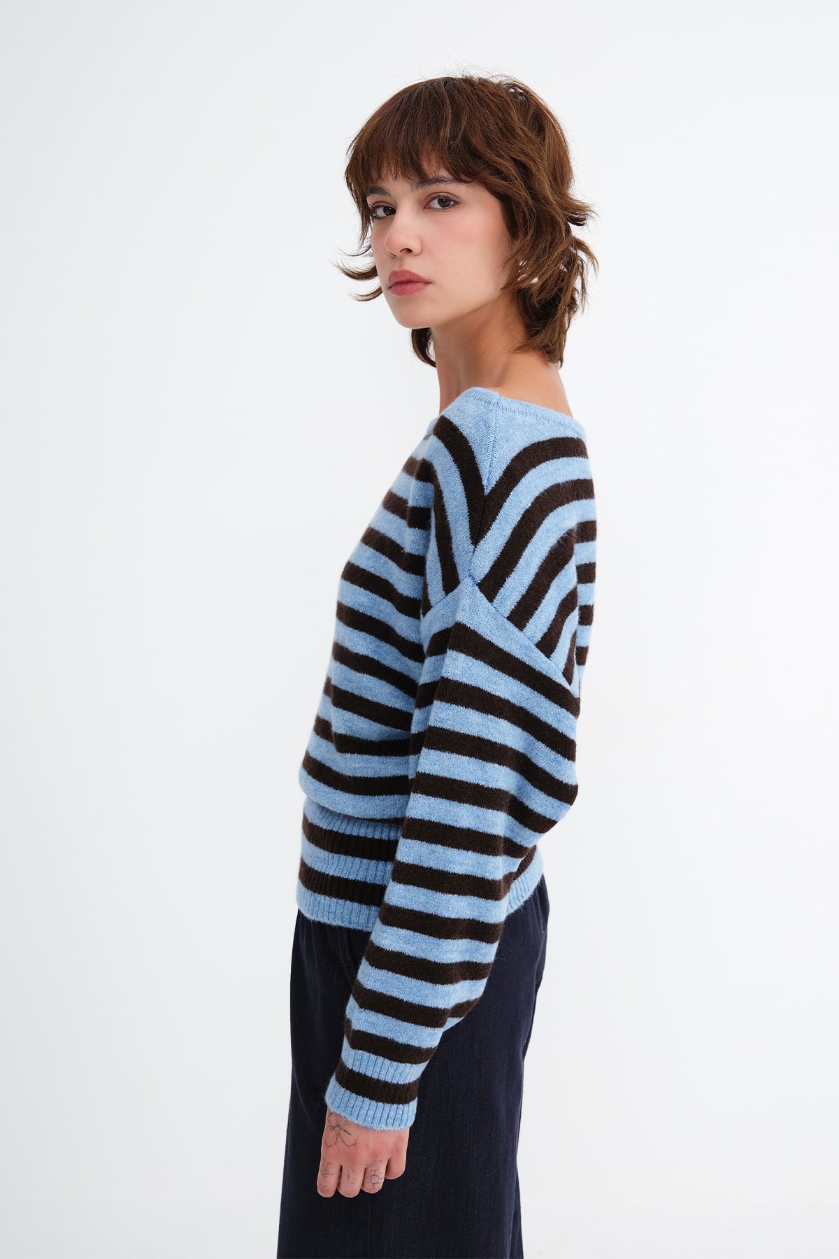 Blue-Brown_Striped-Knit-Sweater-addax