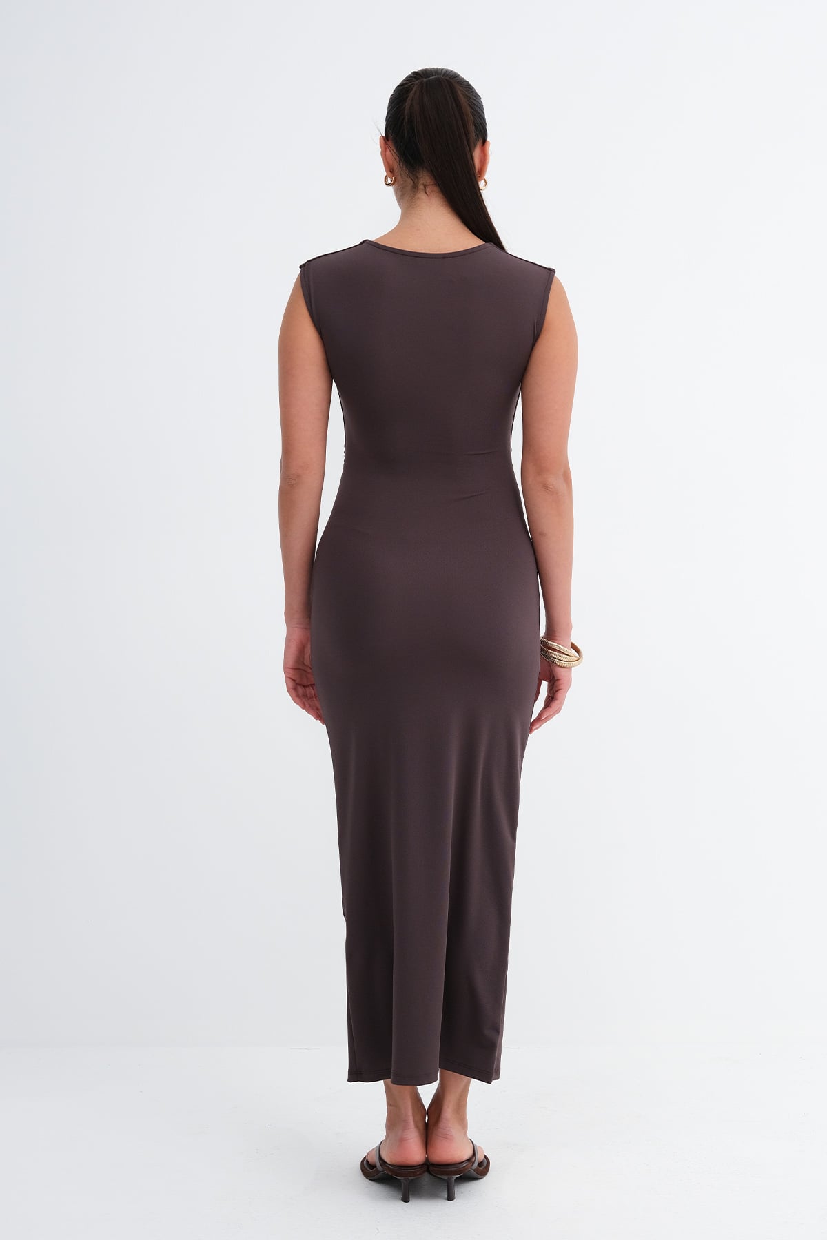 Soft-Brown_Sleeveless-Ruched-Midi-Dress-addax