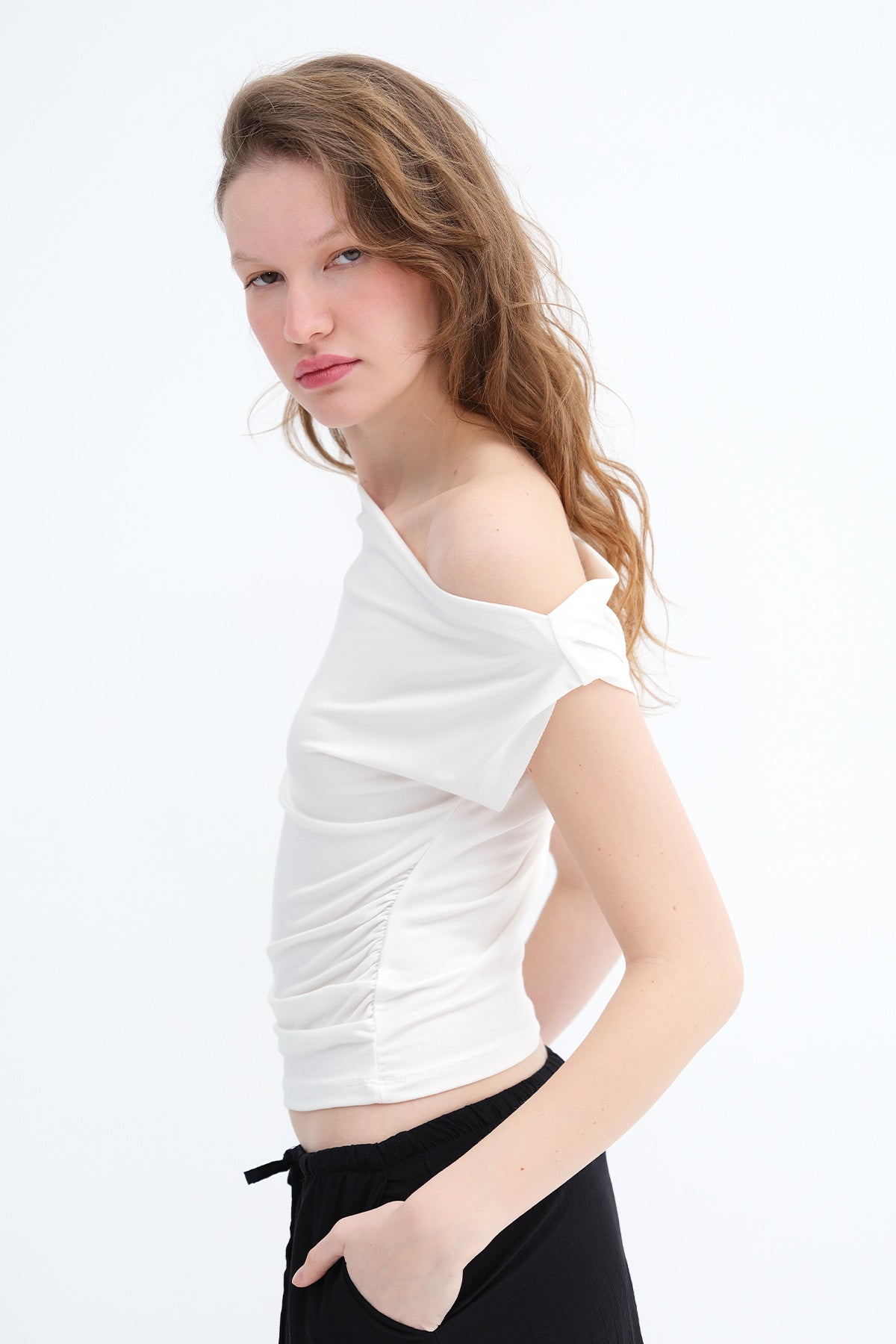 Ecru_Boat-Neck-Ruched-T-Shirt-addax