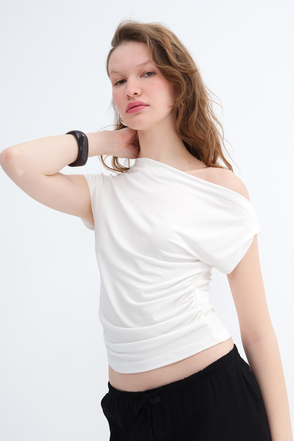 Ecru_Boat-Neck-Ruched-T-Shirt-addax