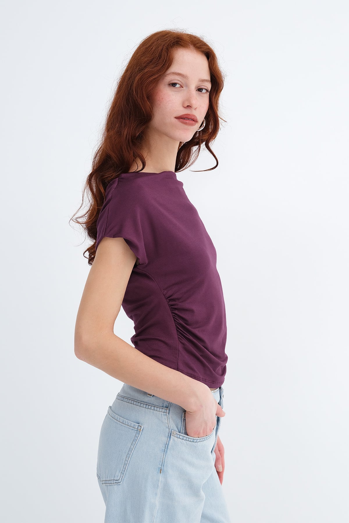 Gardenia_Boat-Neck-Ruched-T-Shirt-addax