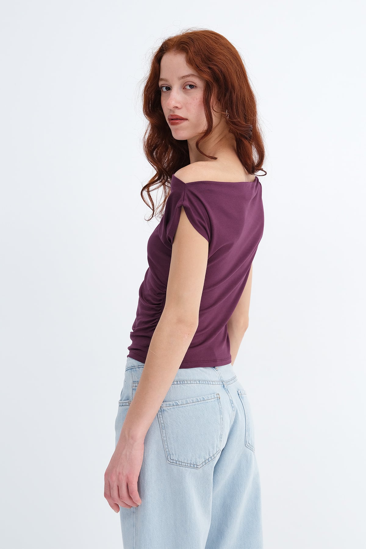Gardenia_Boat-Neck-Ruched-T-Shirt-addax