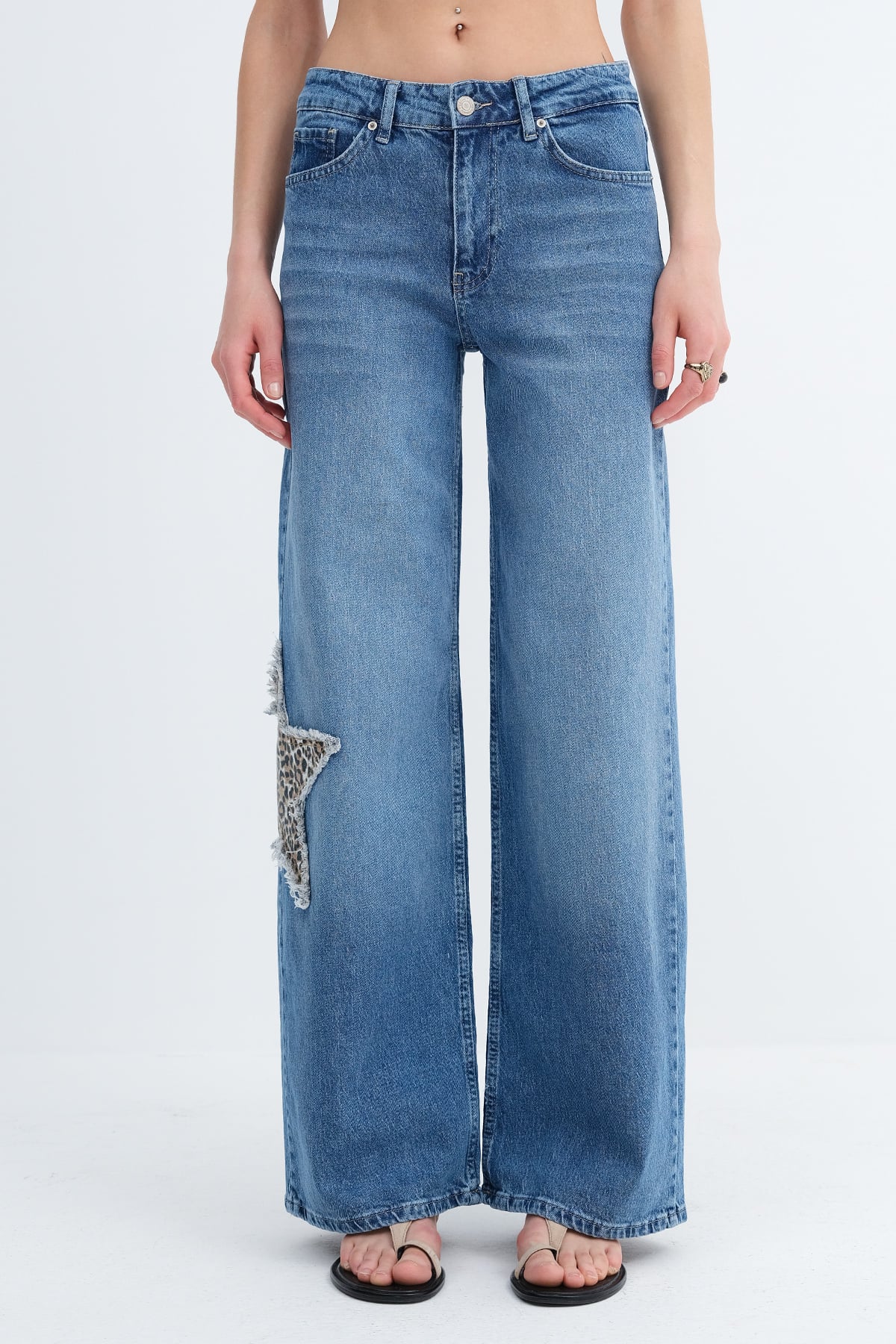 Light-Blue_Star-Patterned-Jeans-addax
