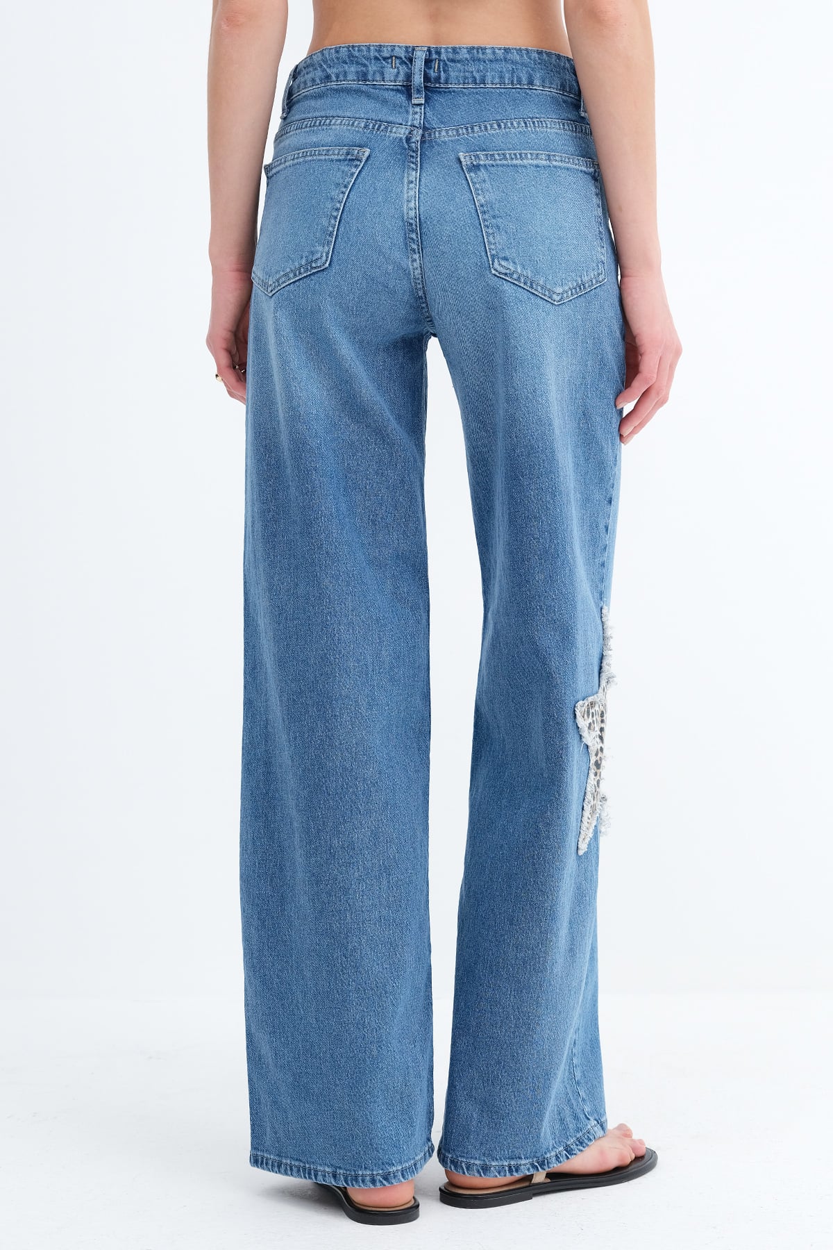 Light-Blue_Star-Patterned-Jeans-addax