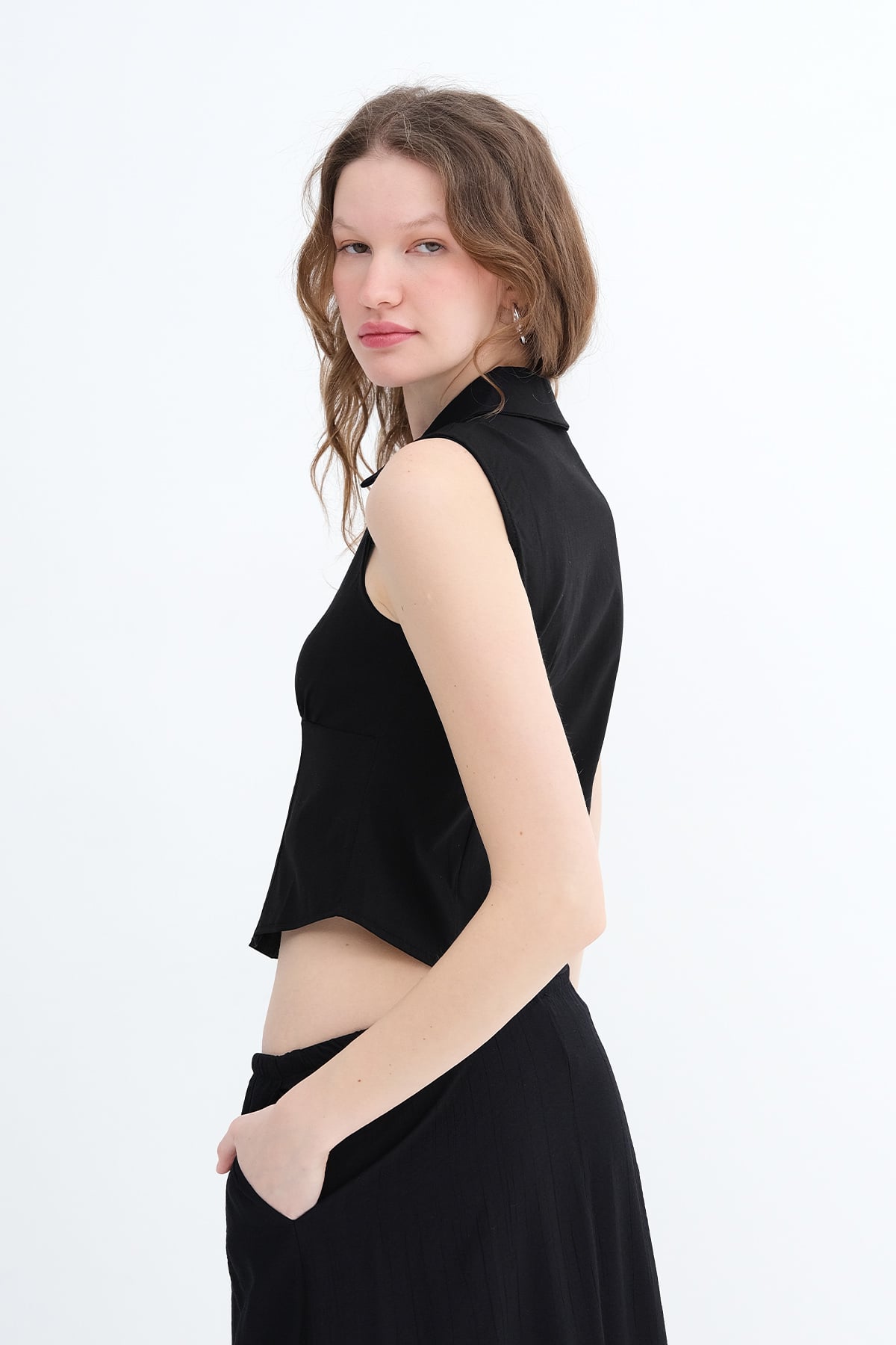 Sleeveless Zip-Up Shirt