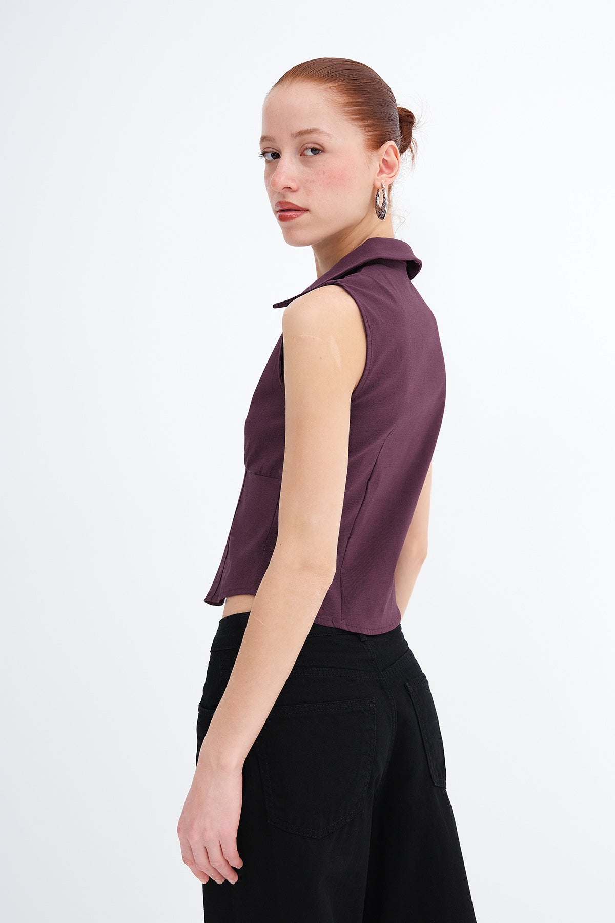 Gardenia_Sleeveless-Zip-Up-Shirt-addax