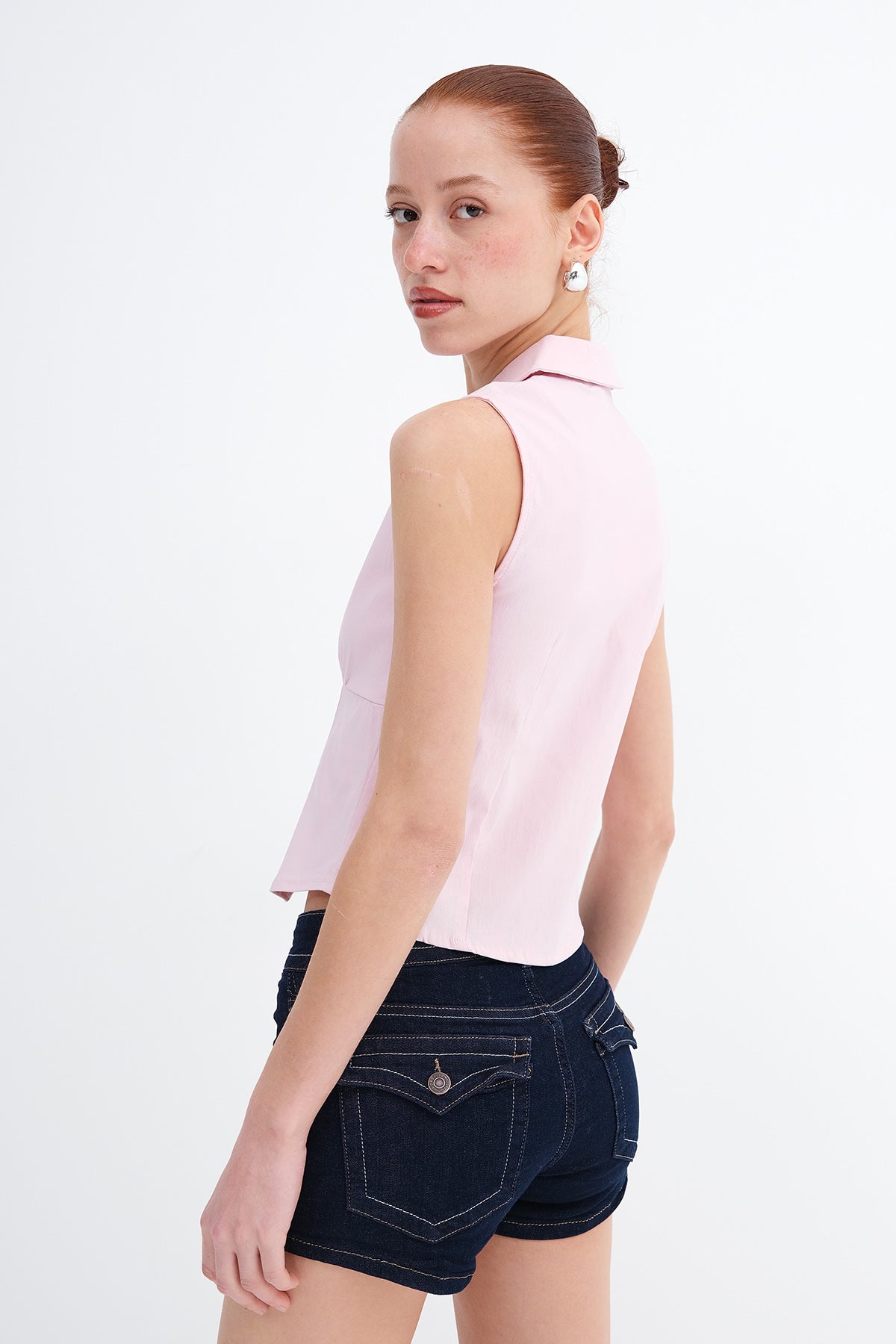 Lotus_Sleeveless-Zip-Up-Shirt-addax