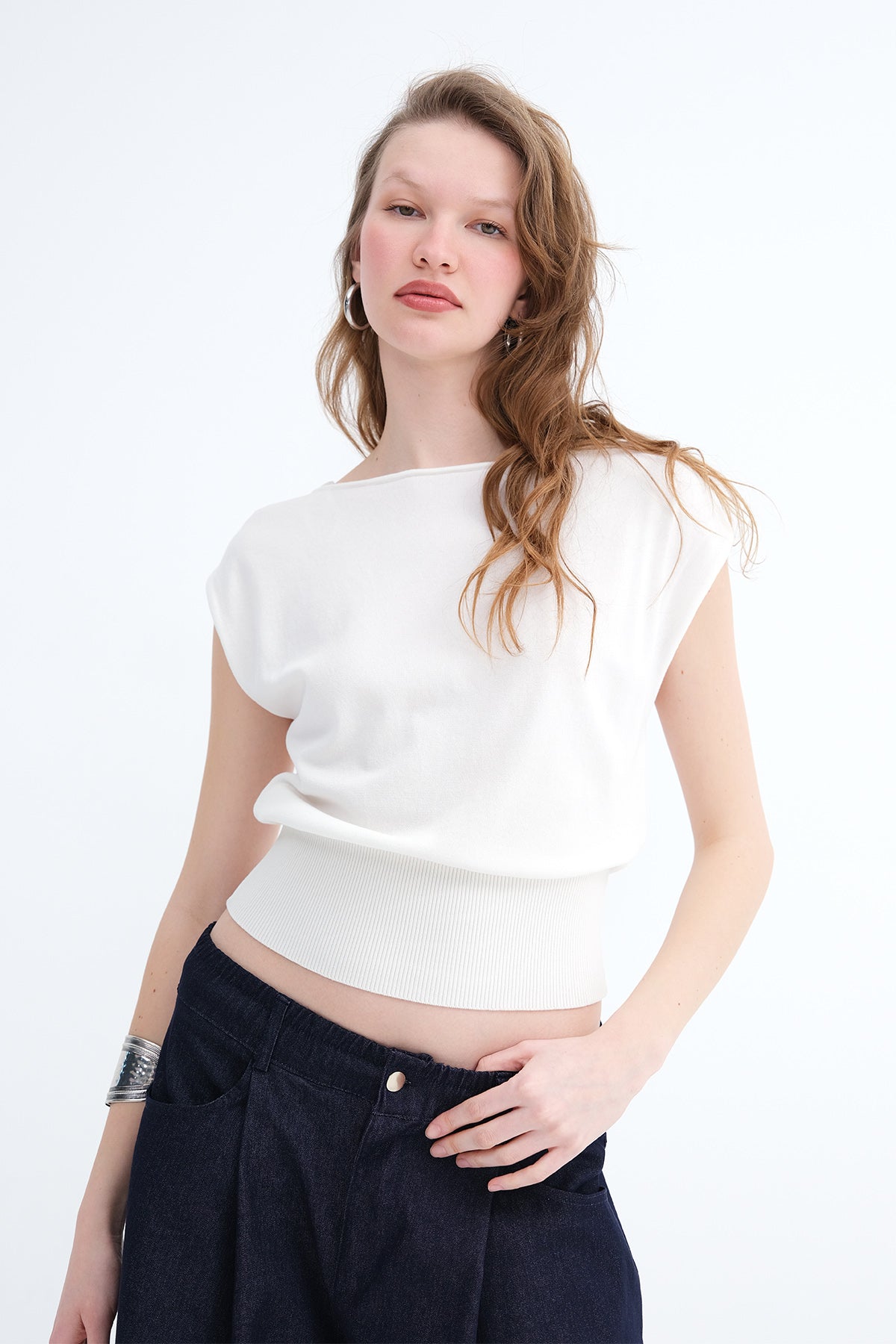 Ecru_Boat-Neck-Knit-Blouse-addax