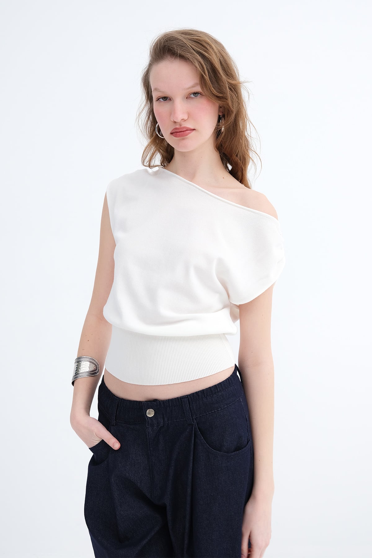 Ecru_Boat-Neck-Knit-Blouse-addax