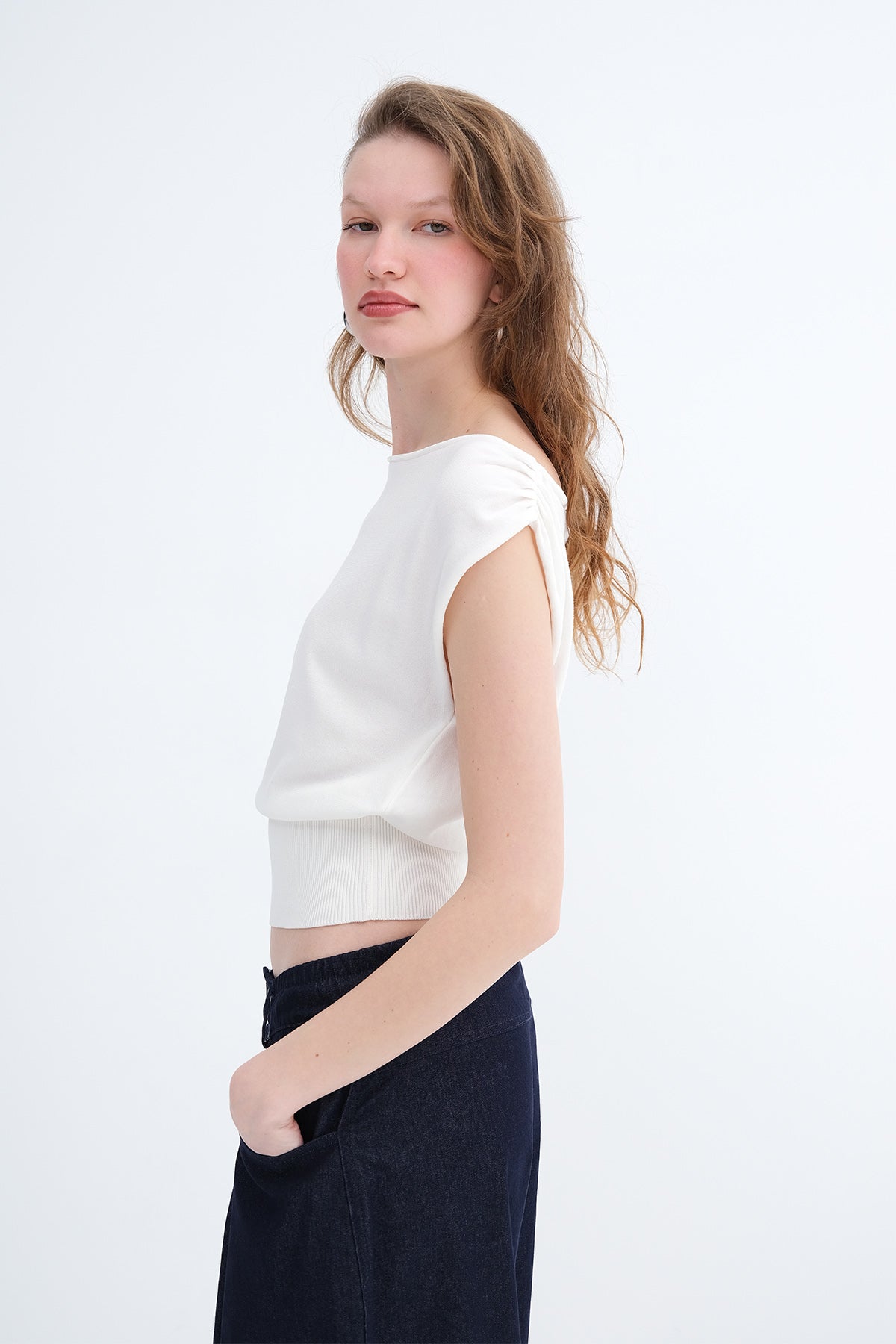 Ecru_Boat-Neck-Knit-Blouse-addax