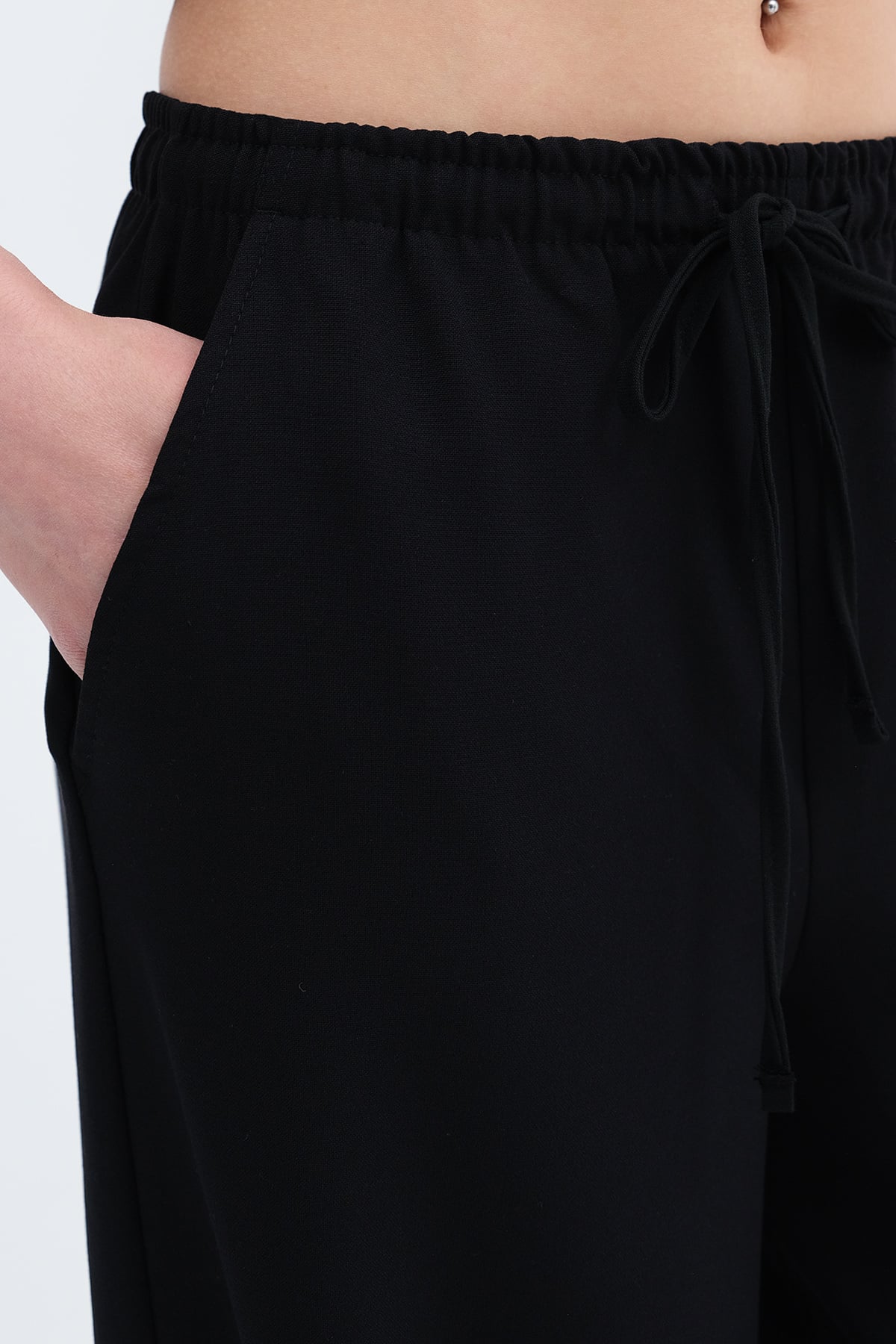 Black_Elastic-Waist-Wide-Leg-Pants-addax